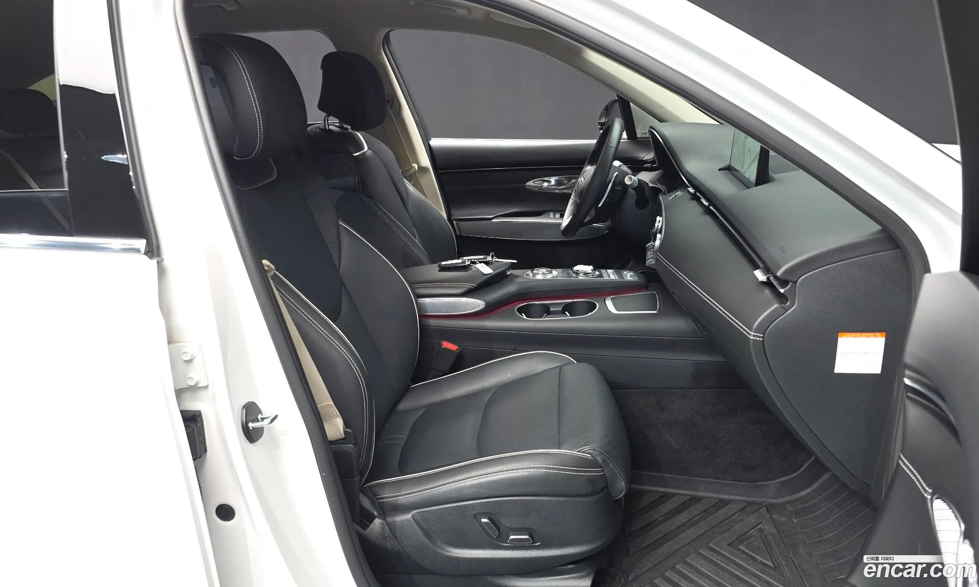 Genesis Electrified GV70 2022 — 14