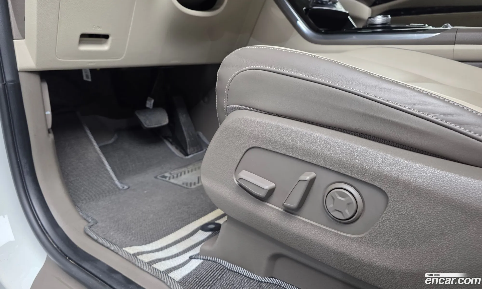 Kia Carnival 2021 KNANE813BMS116093 — 21