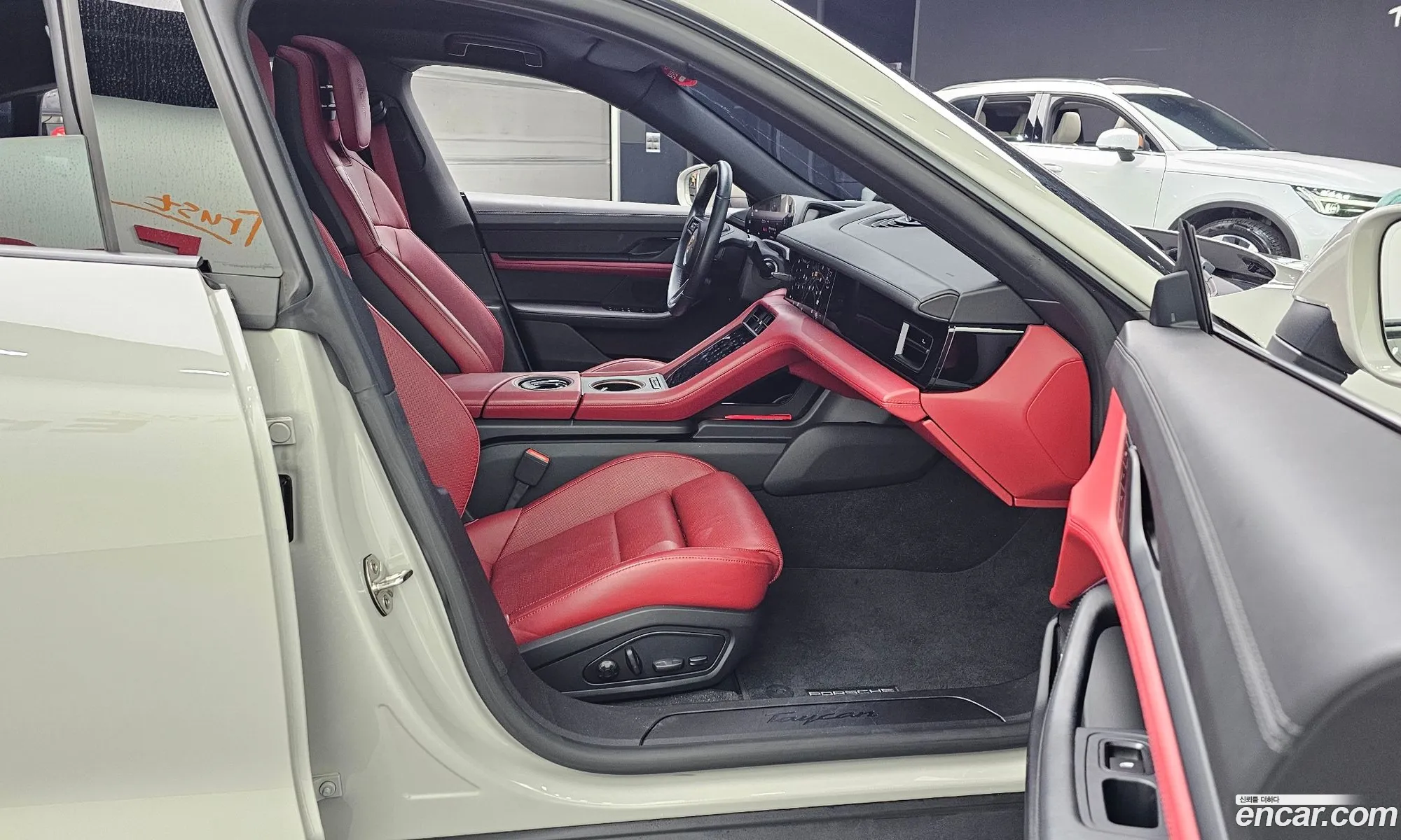 Porsche Taycan 2023 — 9
