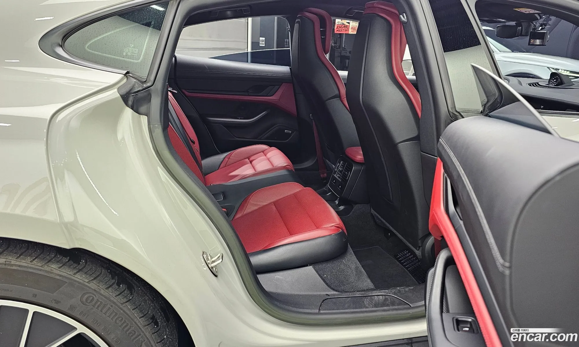 Porsche Taycan 2023 — 4