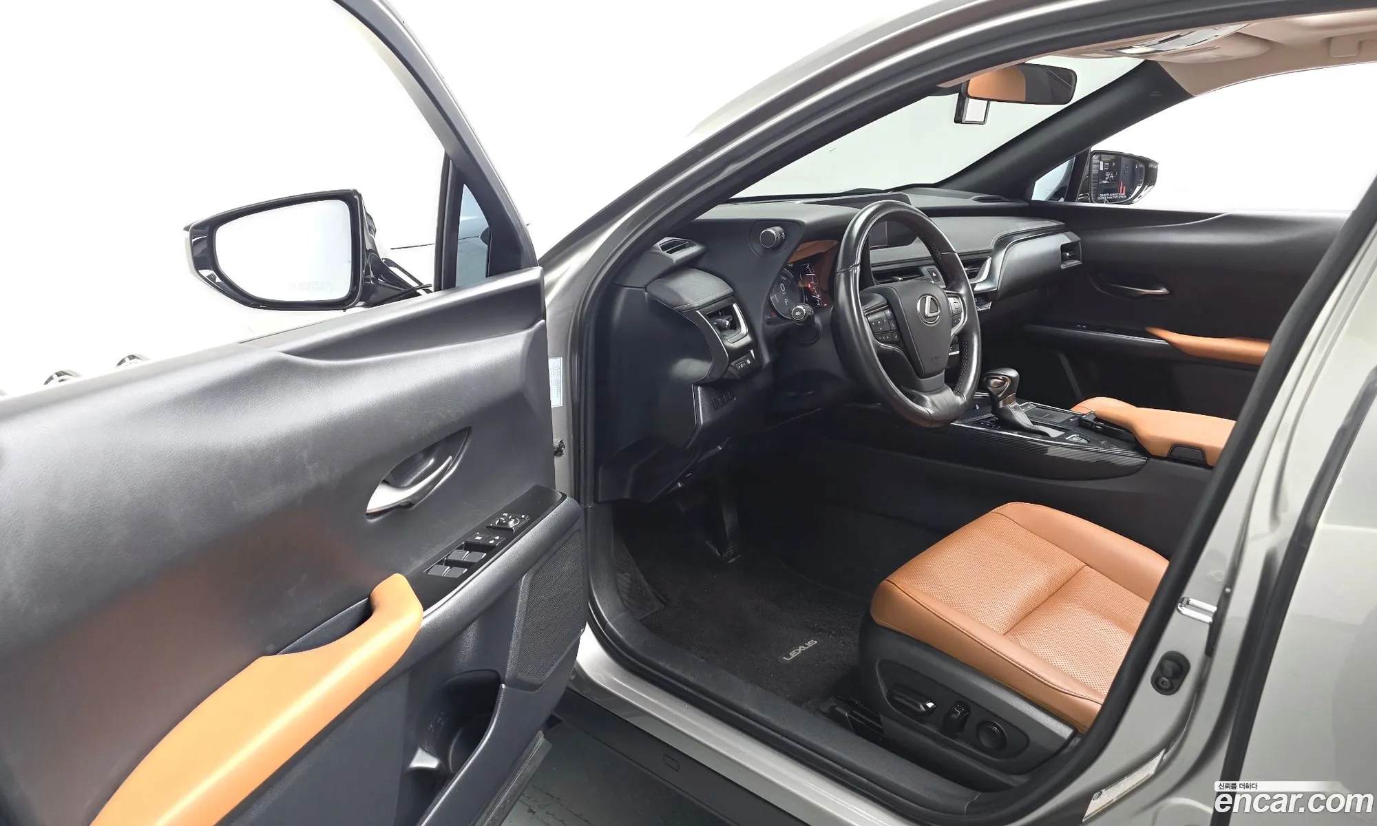 Lexus UX250h