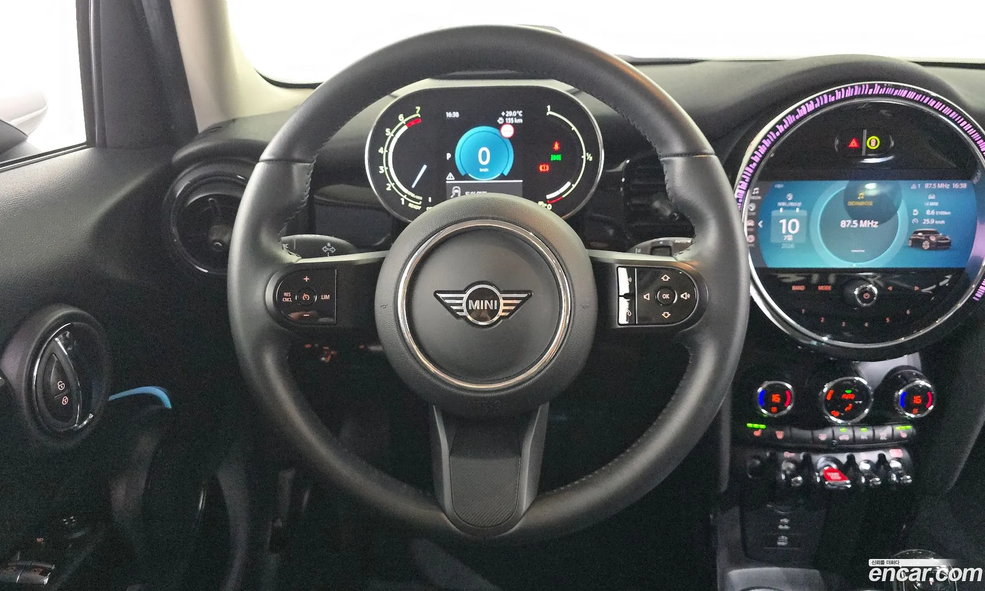 Mini Cooper 2023 — 28