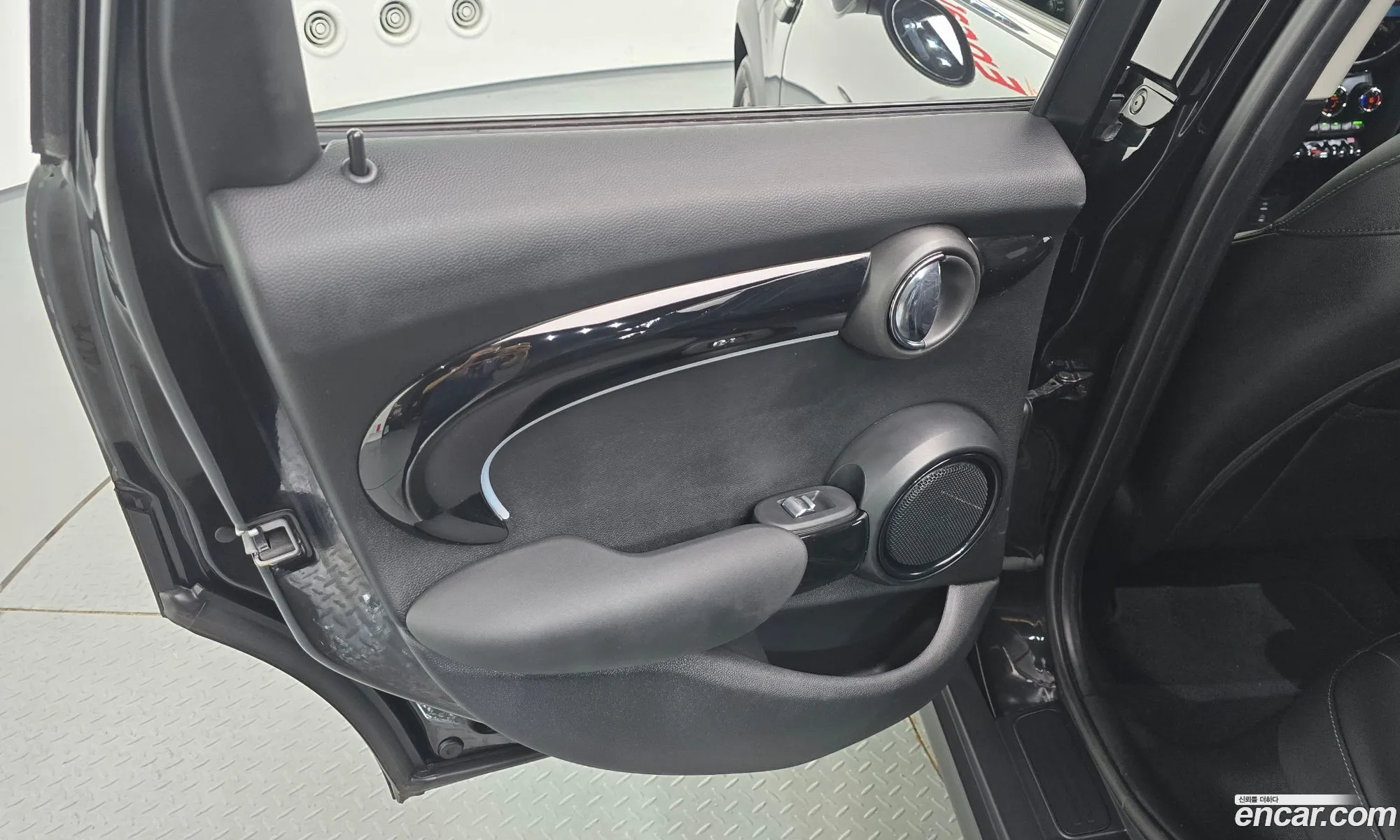 Mini Cooper 2023 — 4