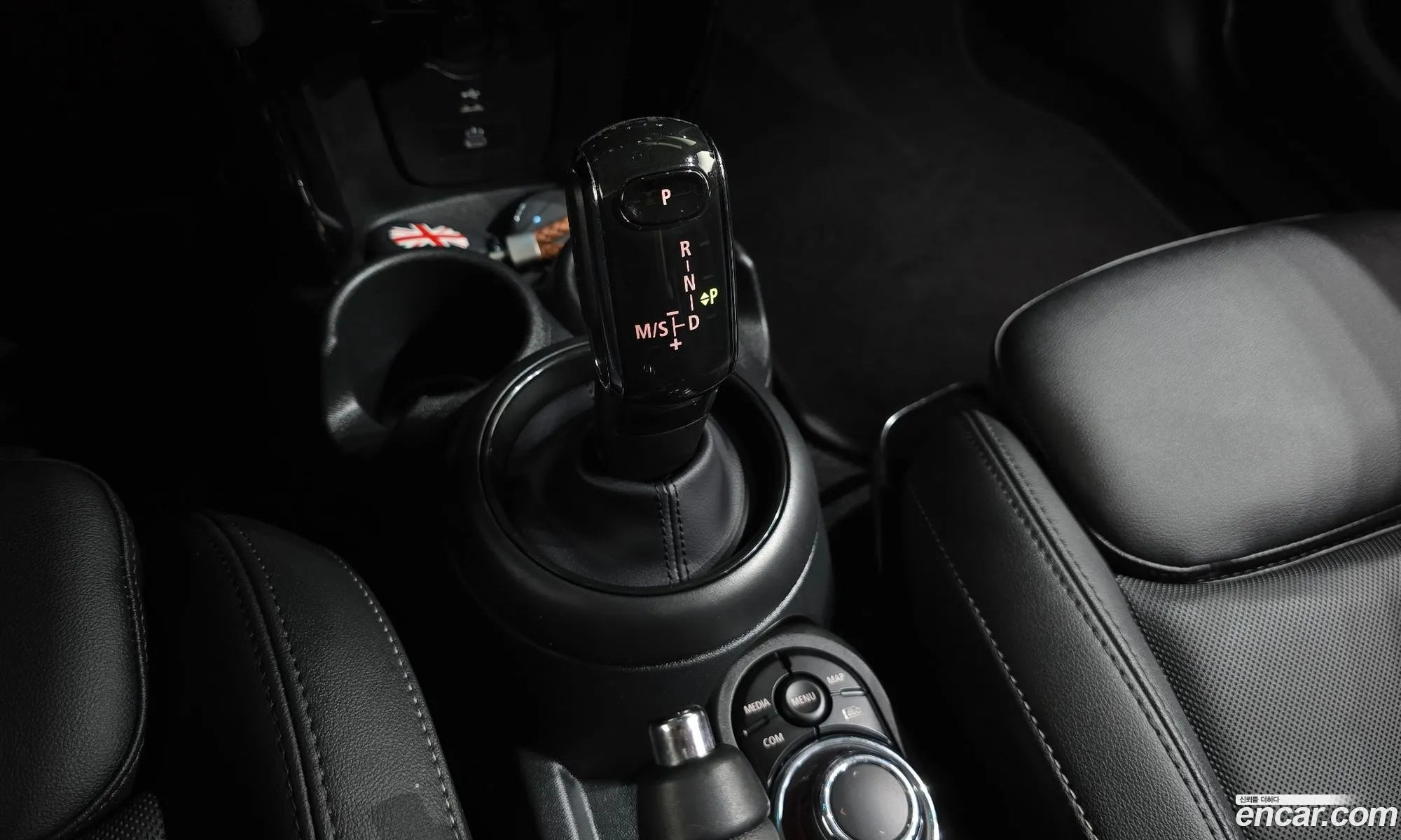 Mini Cooper 2023 — 19