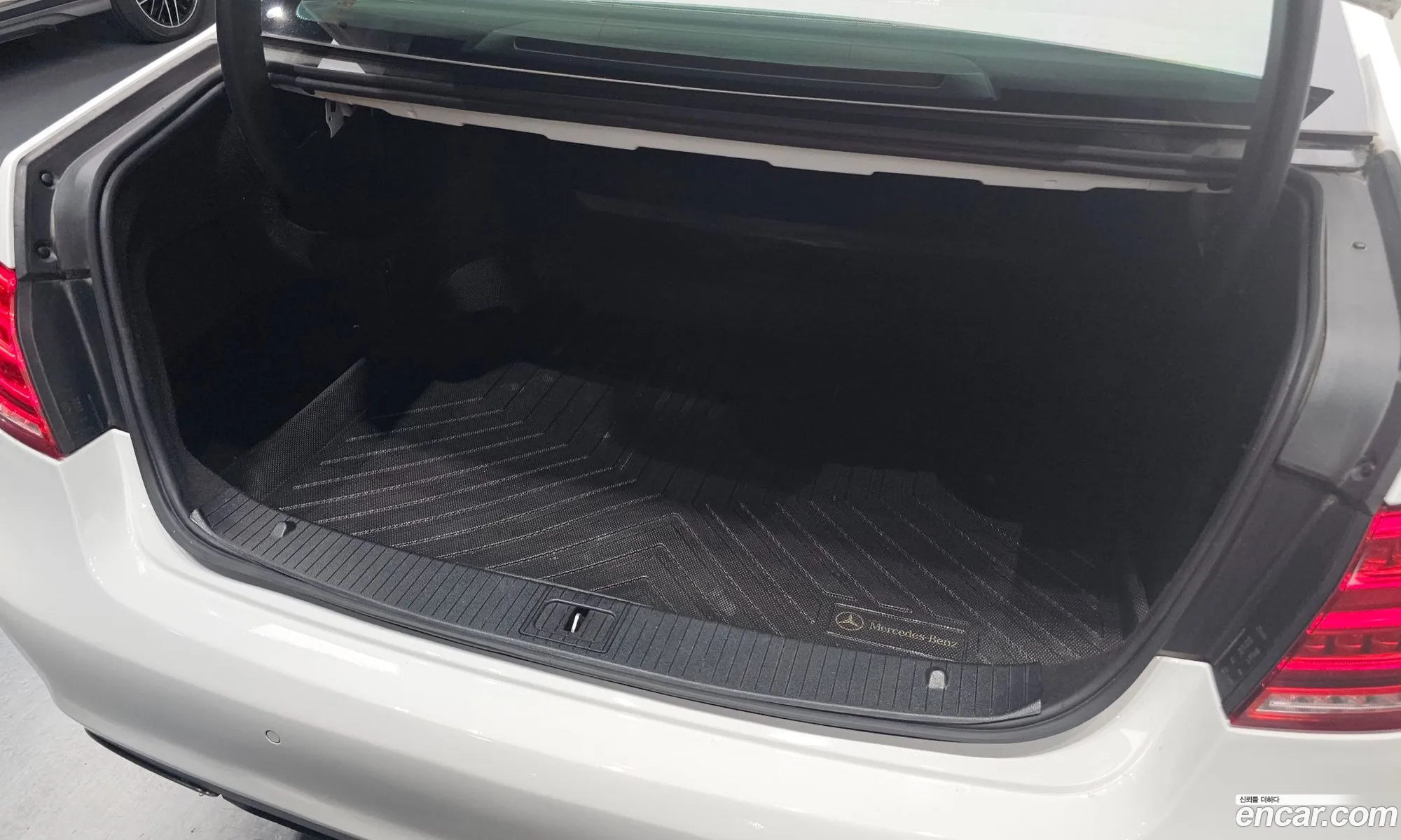 Mercedes-Benz E-Class W212 2015 WDDHF0AB2FB152186 — 16