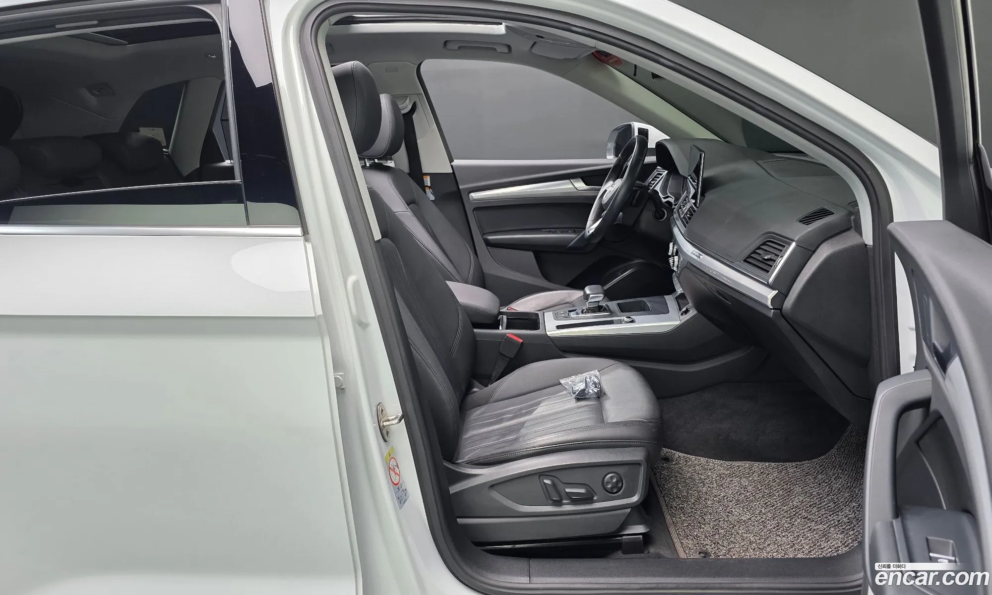 Audi Q5 2021 WAUZZZFY4M2114363 — 2