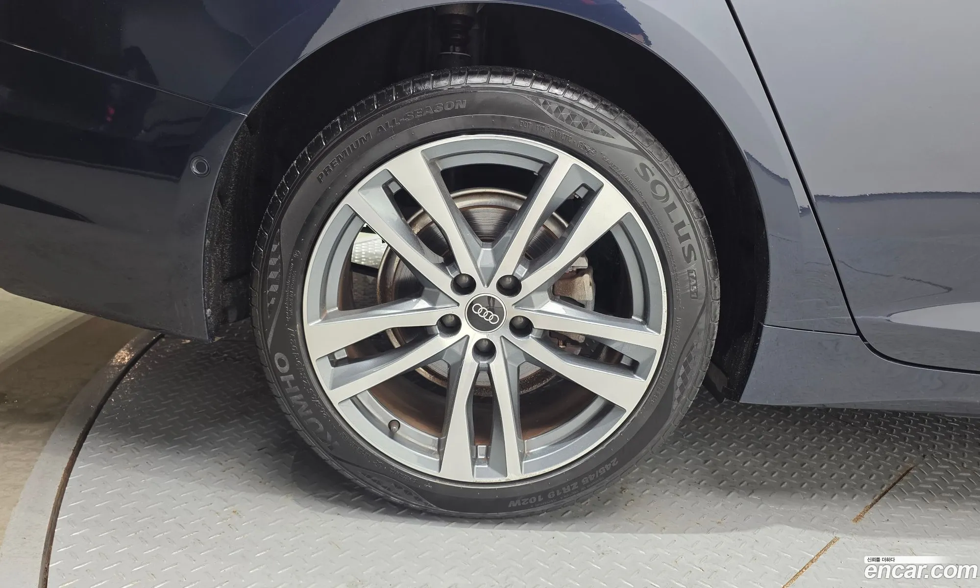 Audi A6 2022 WAUZZZF29PN003550 — 4