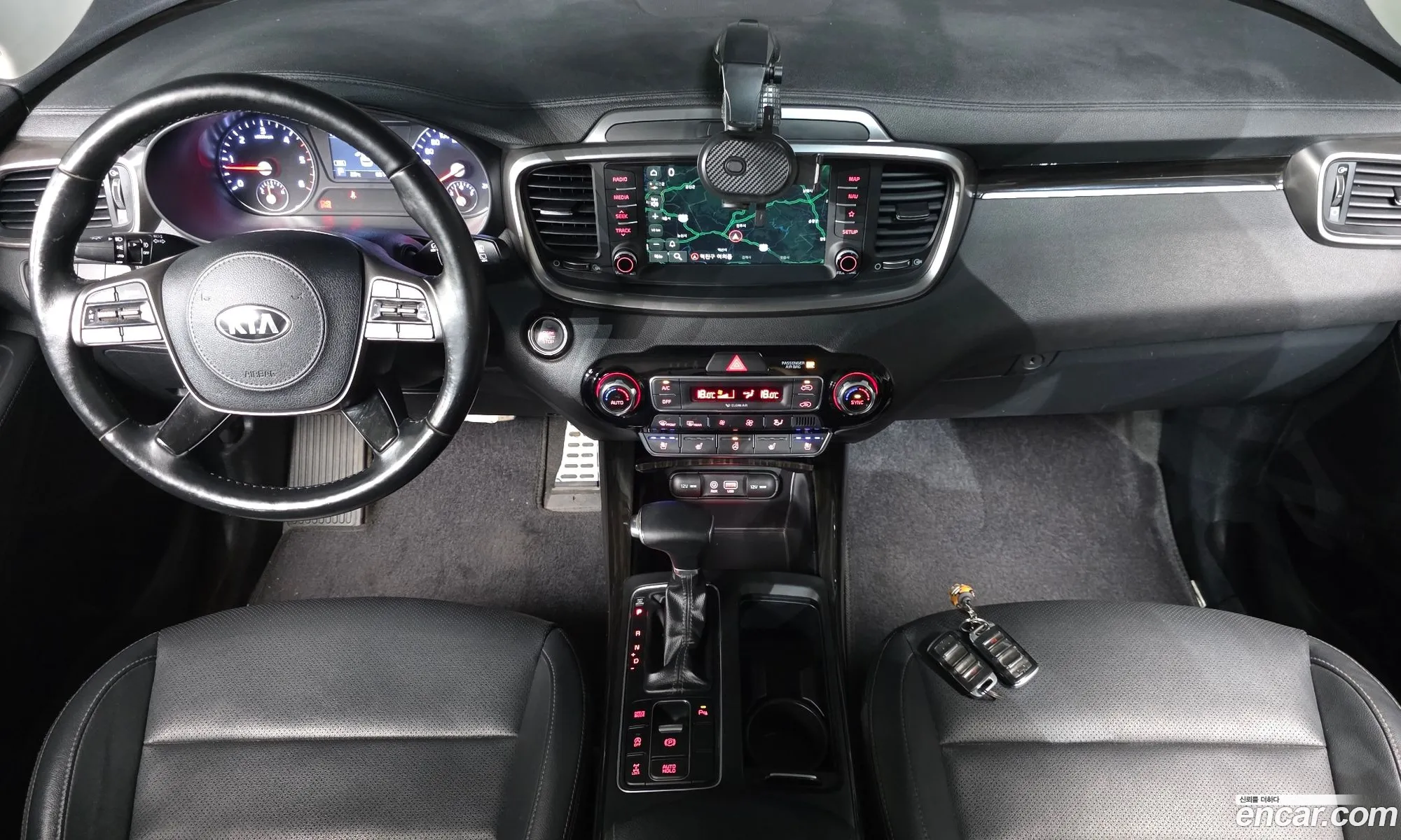 Kia Sorento 2018 KNAPS81ADKA529916 — 4