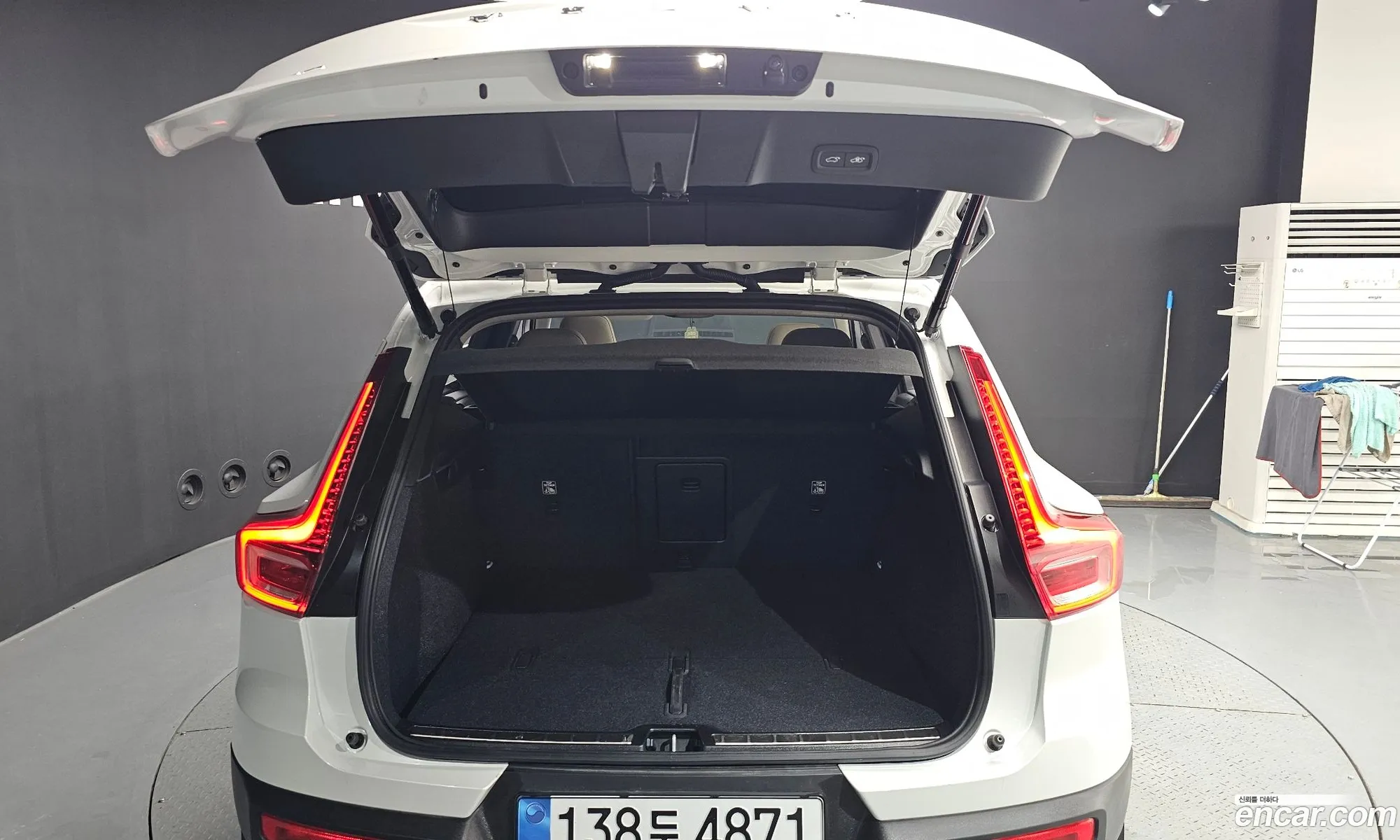 Volvo XC40 2025 — 16