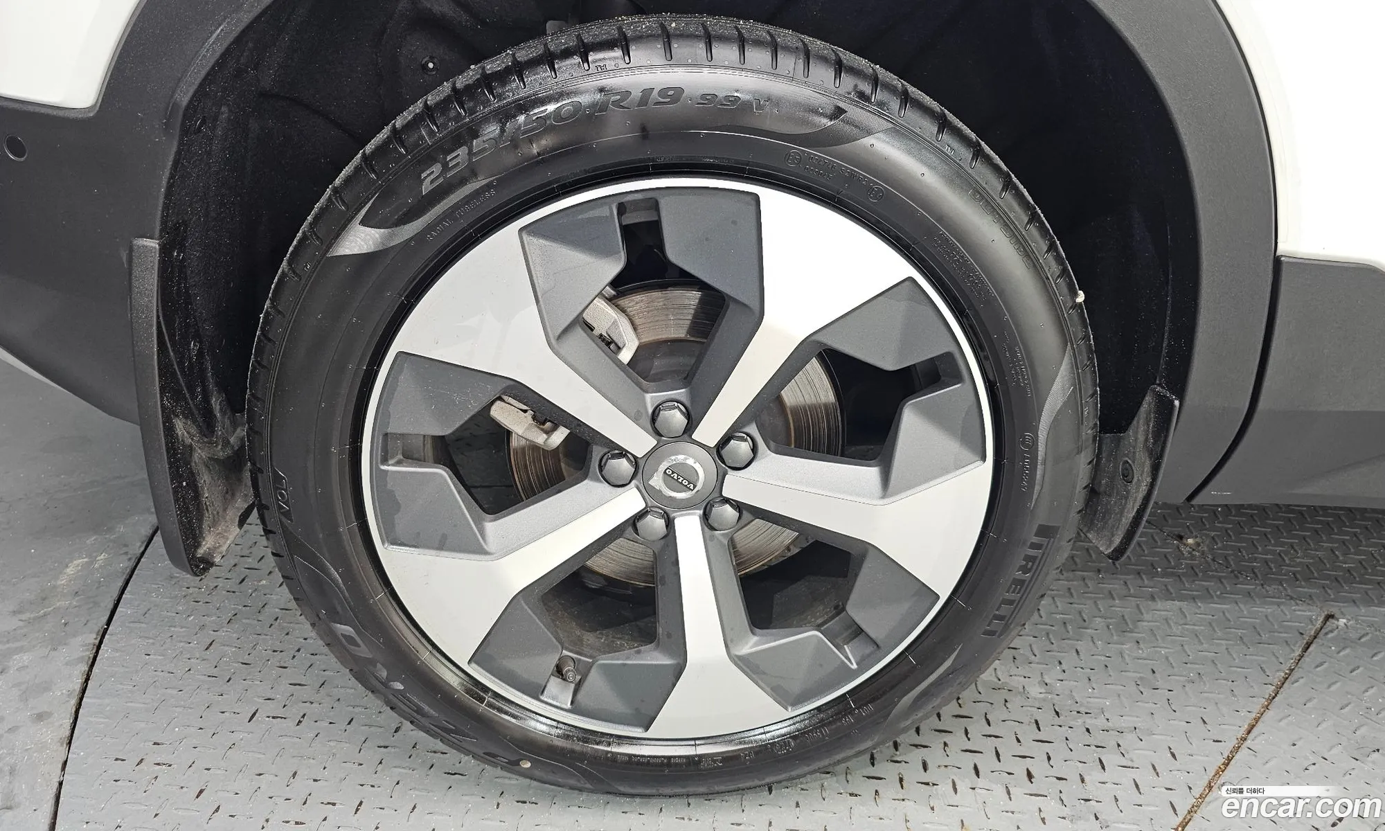 Volvo XC40 2025 — 12