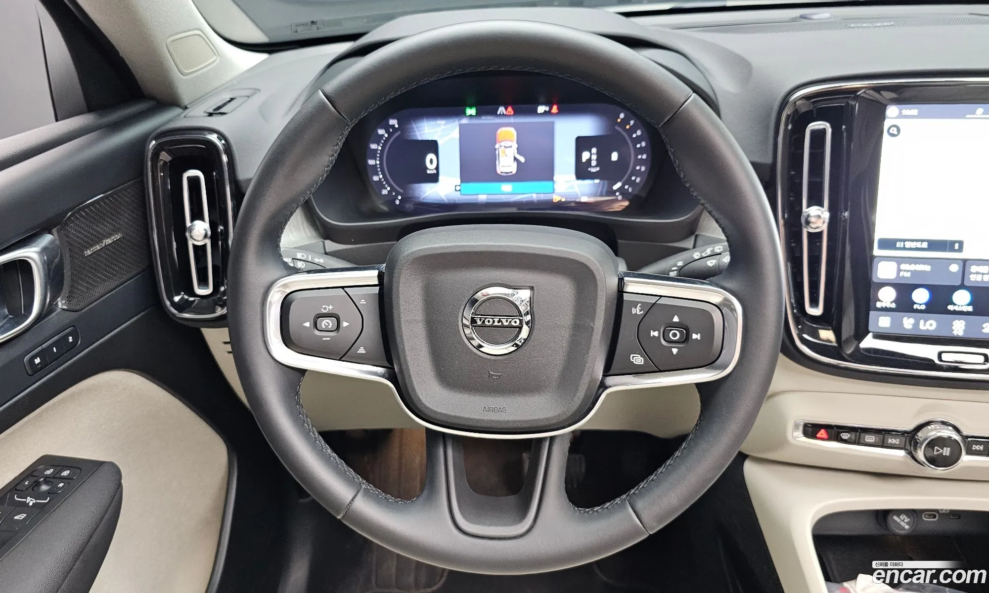 Volvo XC40 2025 — 10