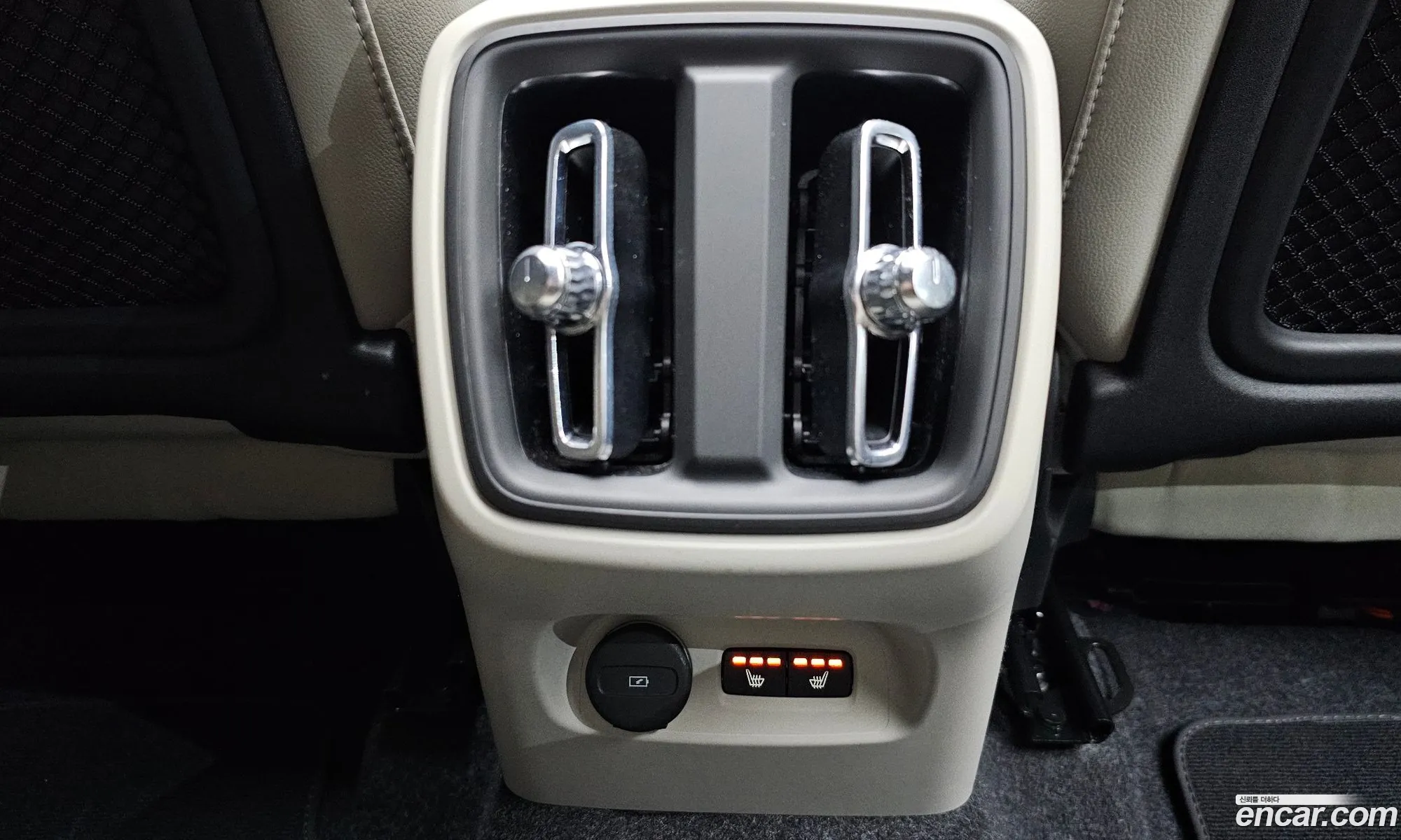 Volvo XC40 2025 — 19