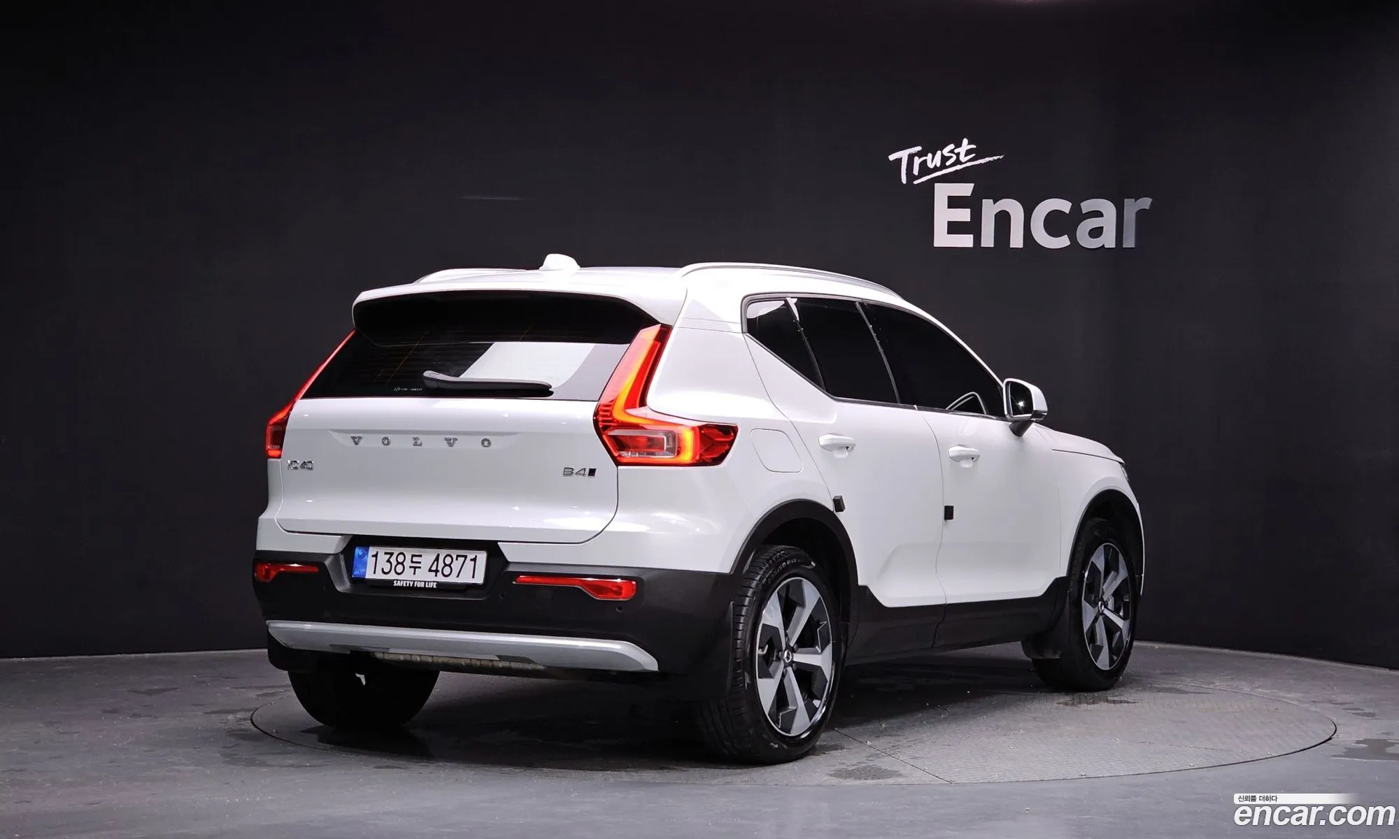 Volvo XC40 2025 — 4
