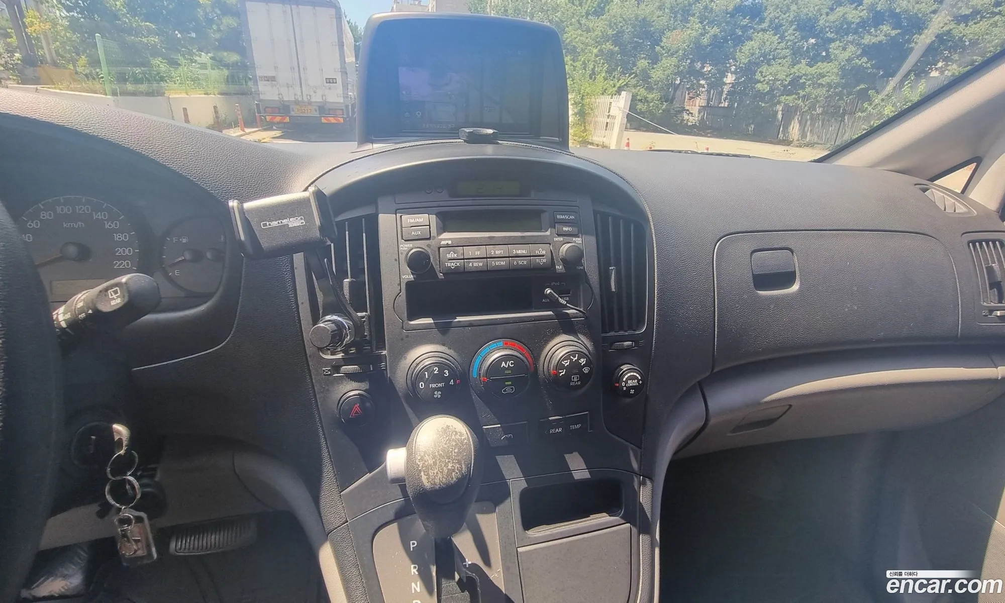 Hyundai Grand Starex 2011 — 2