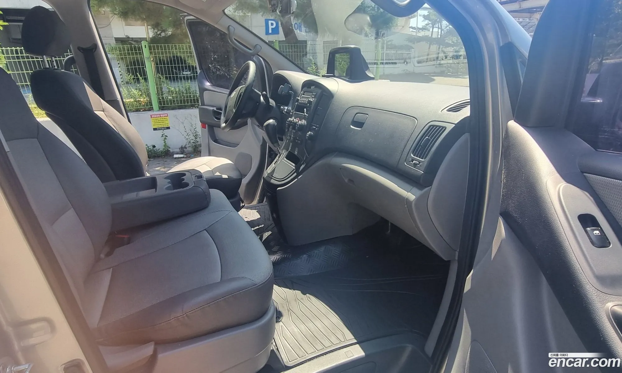 Hyundai Grand Starex 2011 — 16