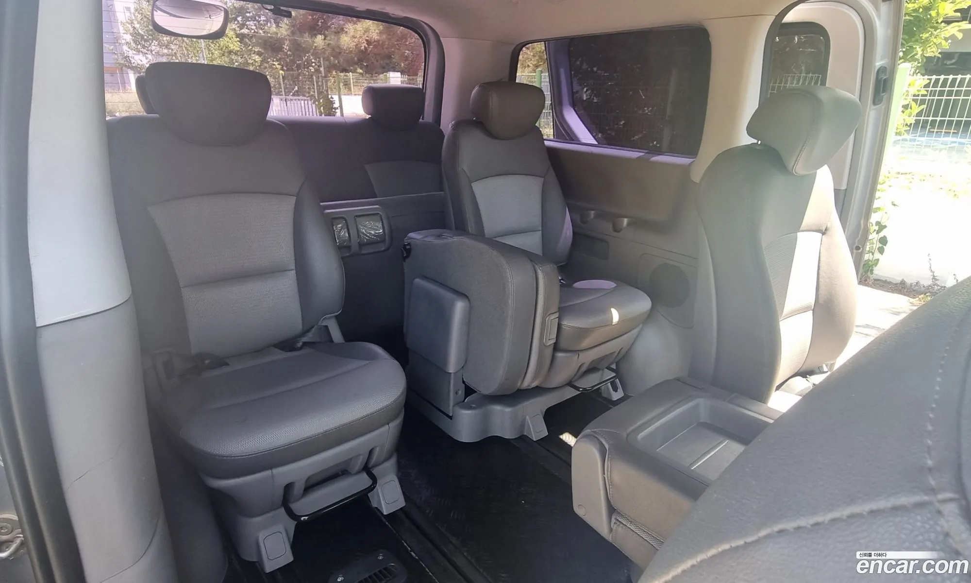 Hyundai Grand Starex 2011 — 15
