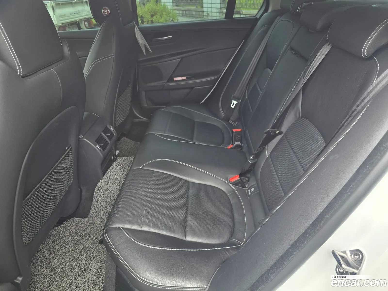 Jaguar XE 2019 — 7