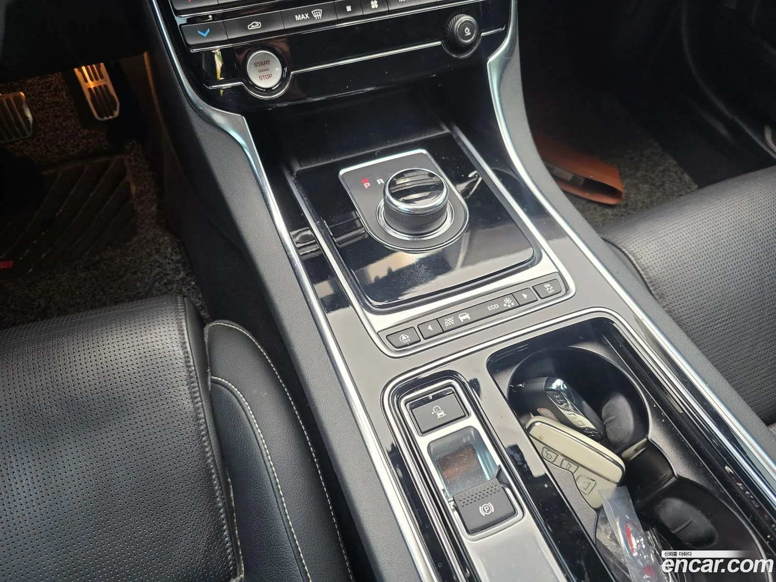 Jaguar XE 2019 — 11