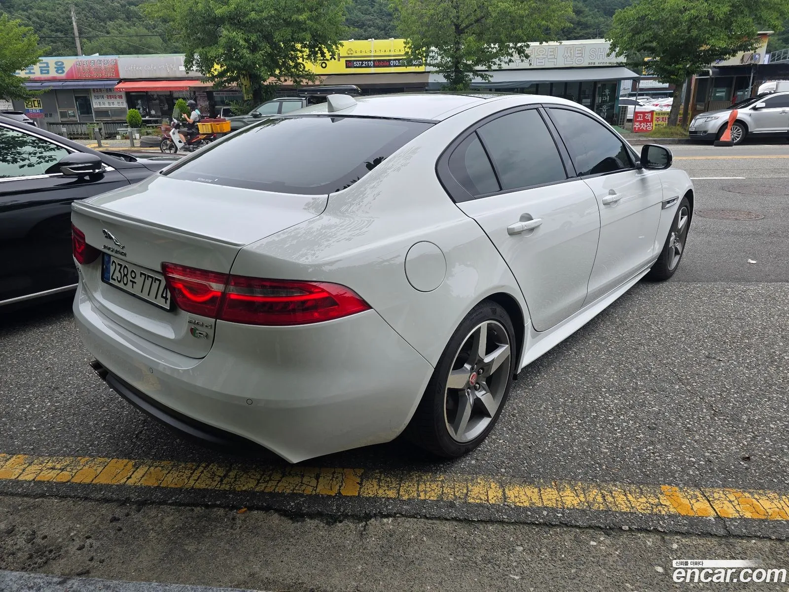Jaguar XE