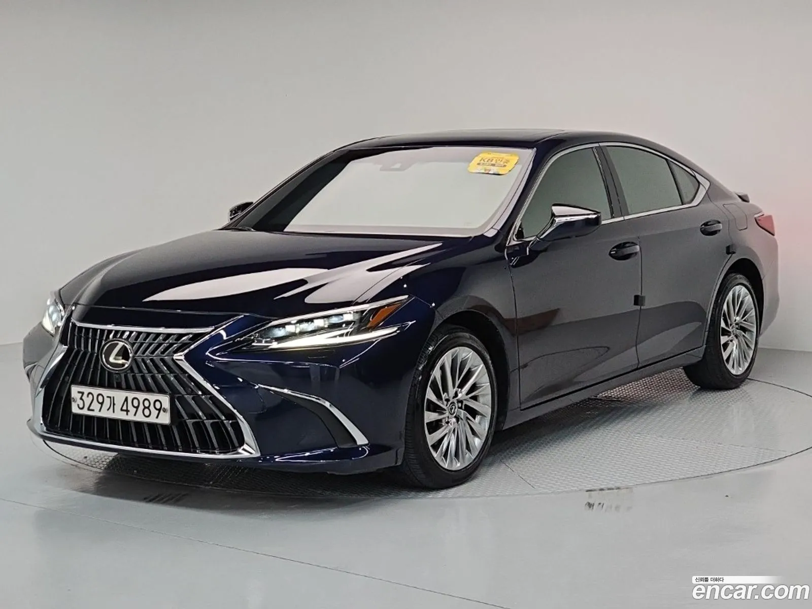 Lexus ES300h 7th Gen 2023 — 19