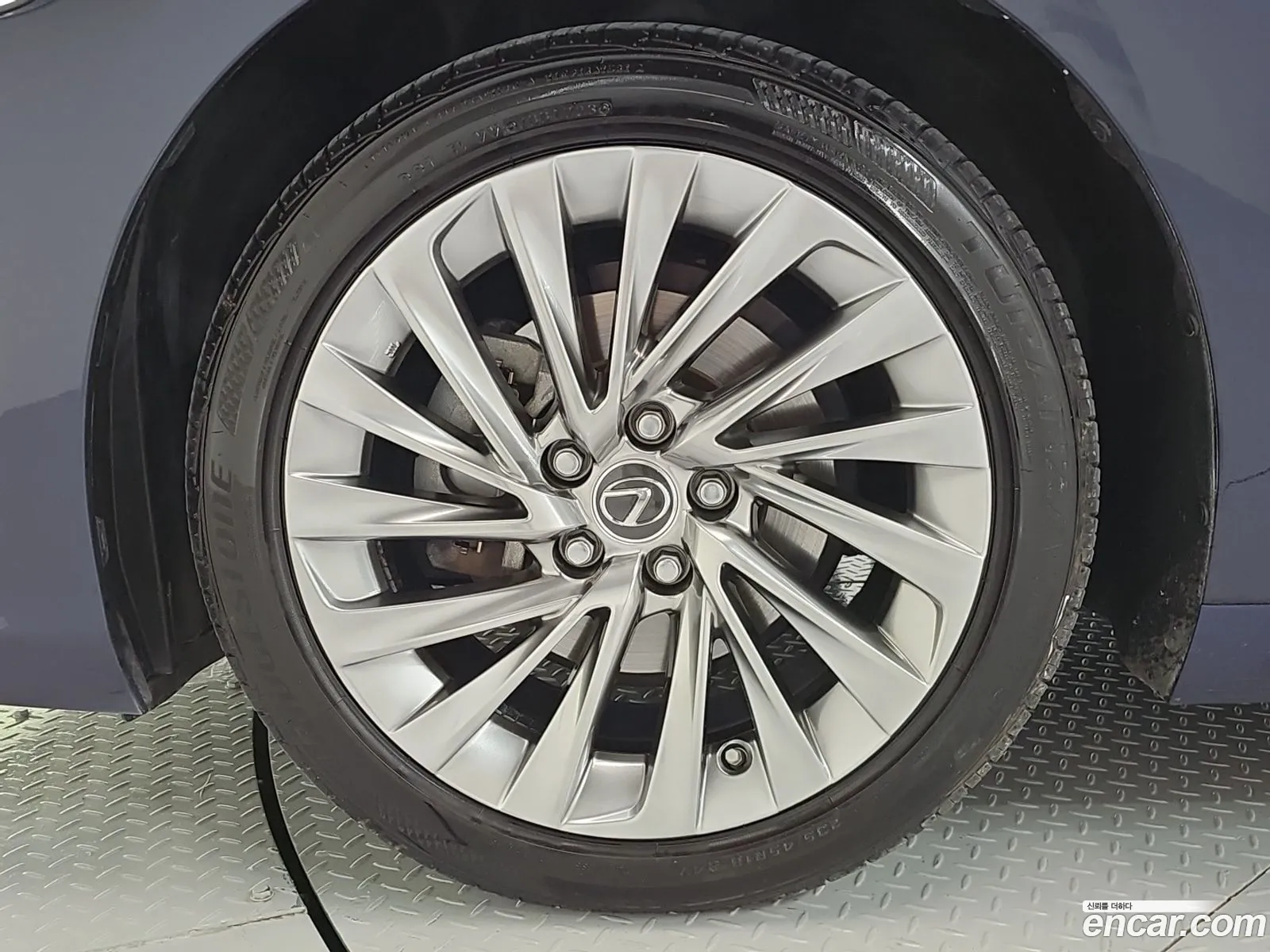 Lexus ES300h 7th Gen 2023 — 10