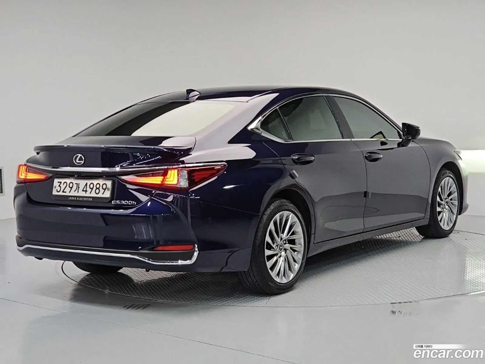 Lexus ES300h 7th Gen 2023 — 20