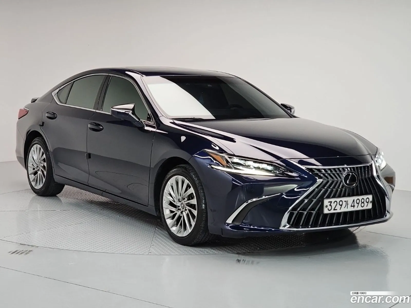 Lexus ES300h 7th Gen 2023 — 8