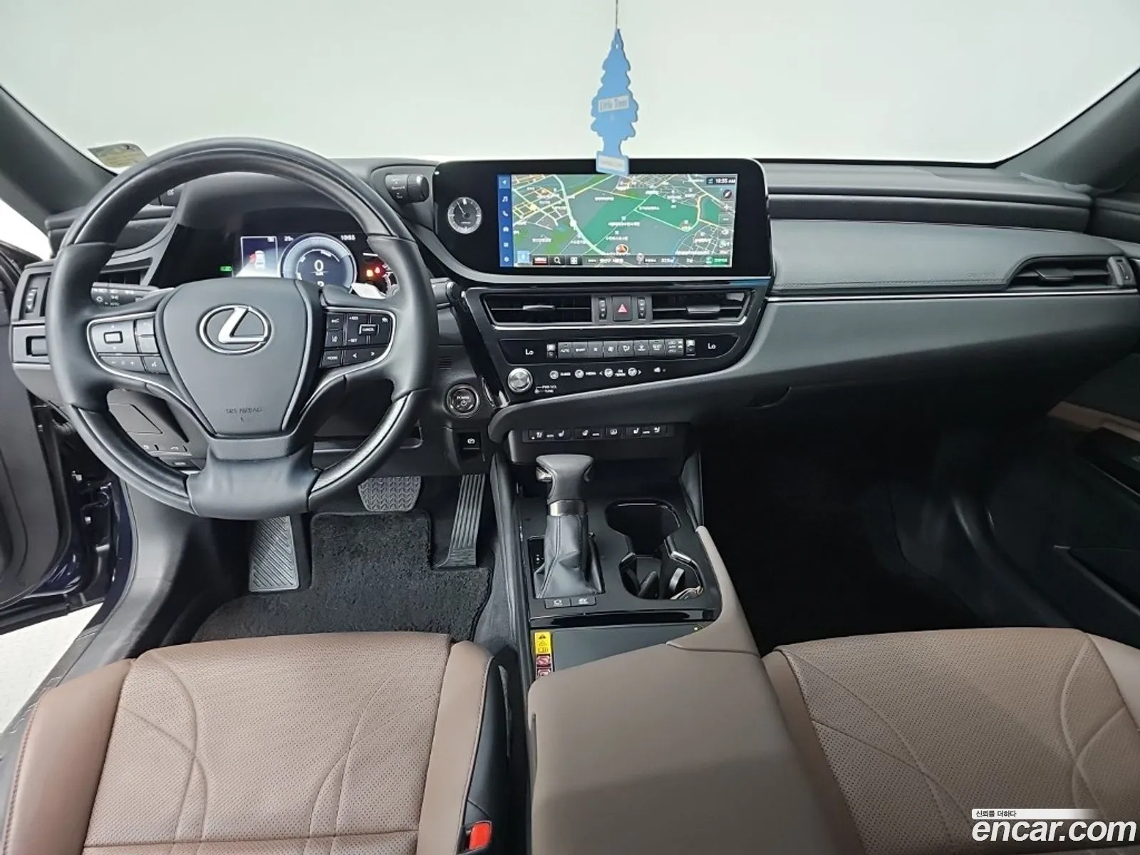 Lexus ES300h 7th Gen 2023 — 17