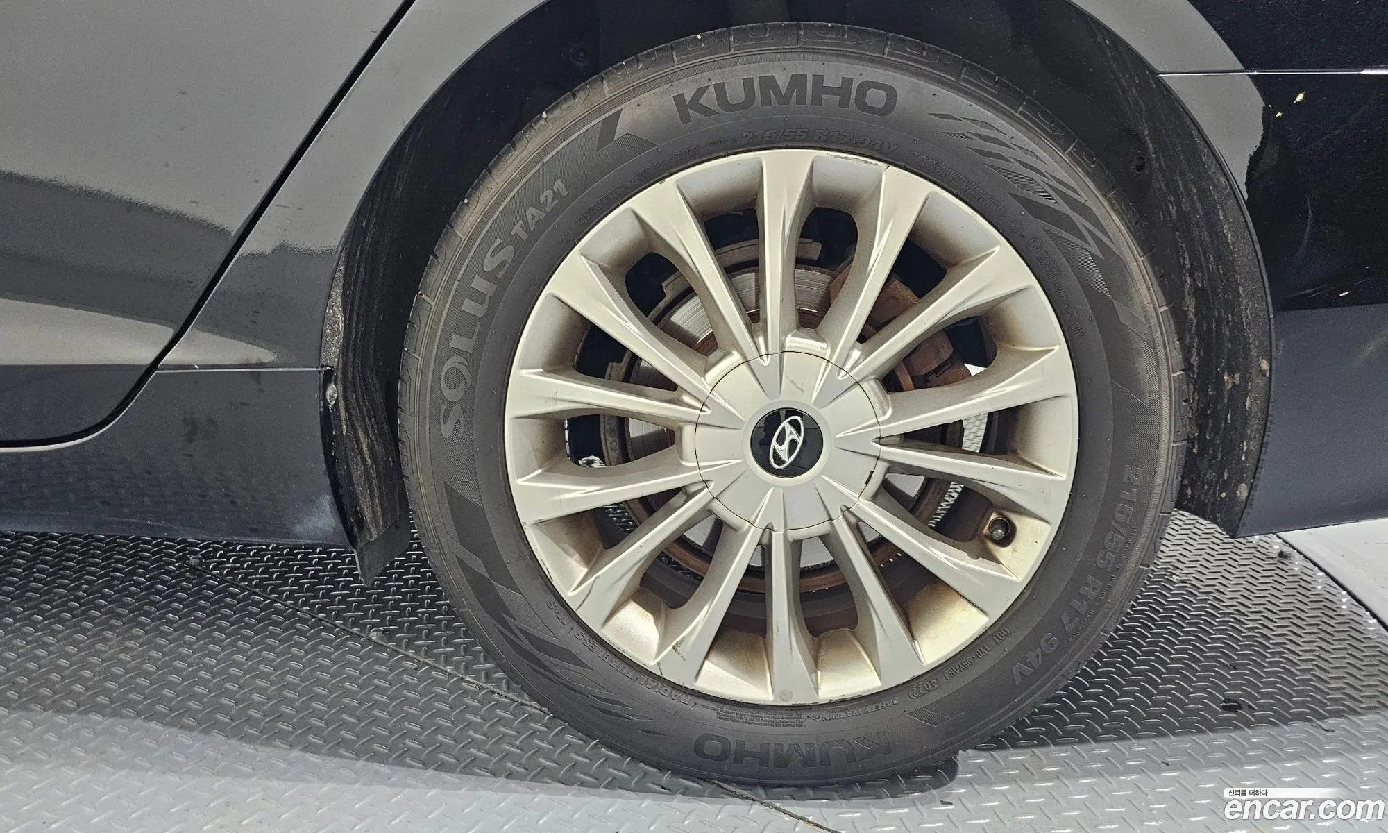 Hyundai LF Sonata 2016 — 28