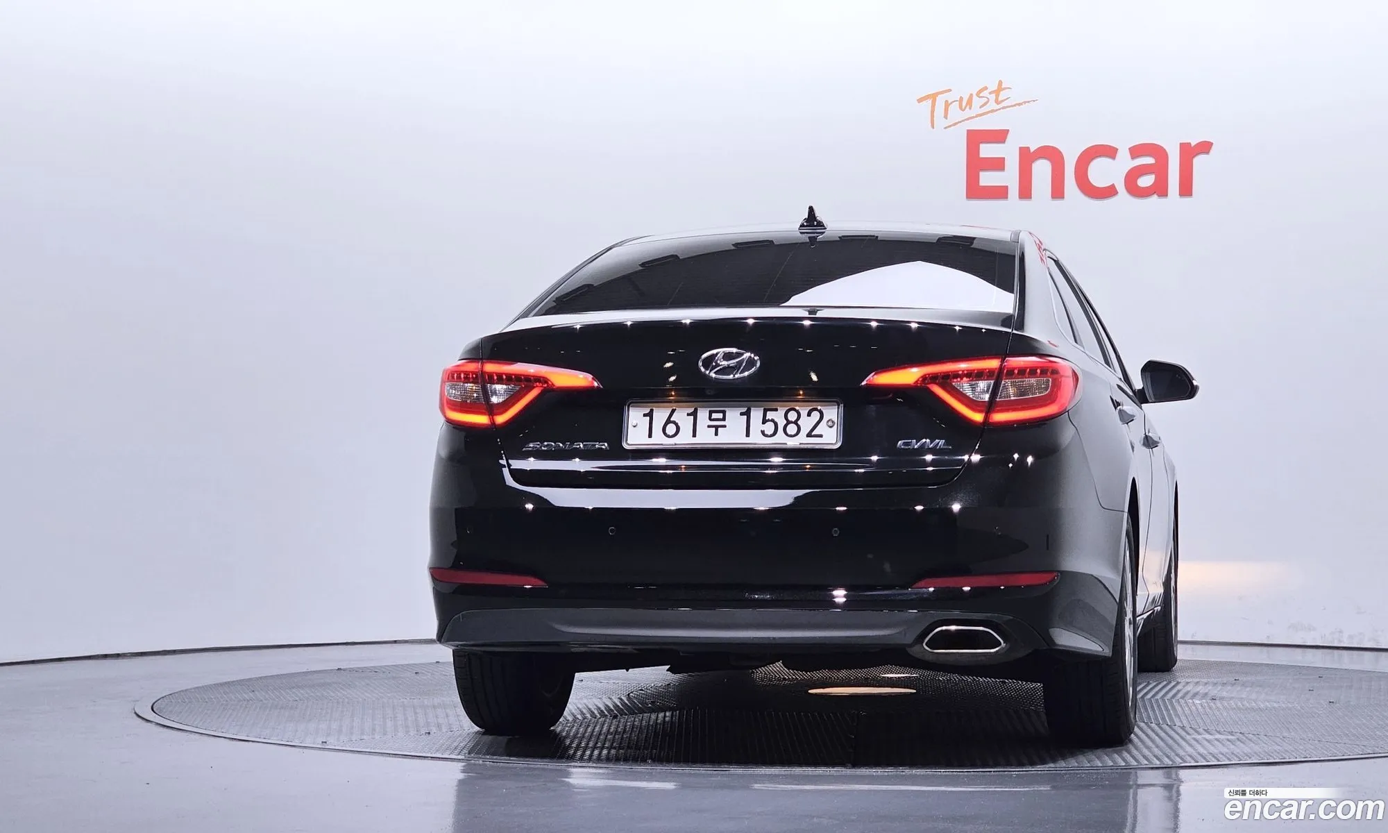 Hyundai LF Sonata 2016 — 11