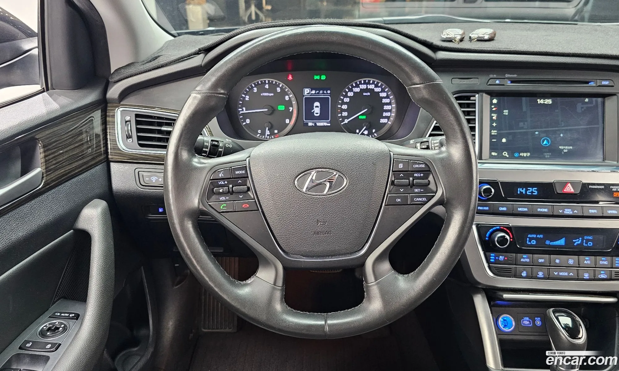 Hyundai LF Sonata 2016 — 20