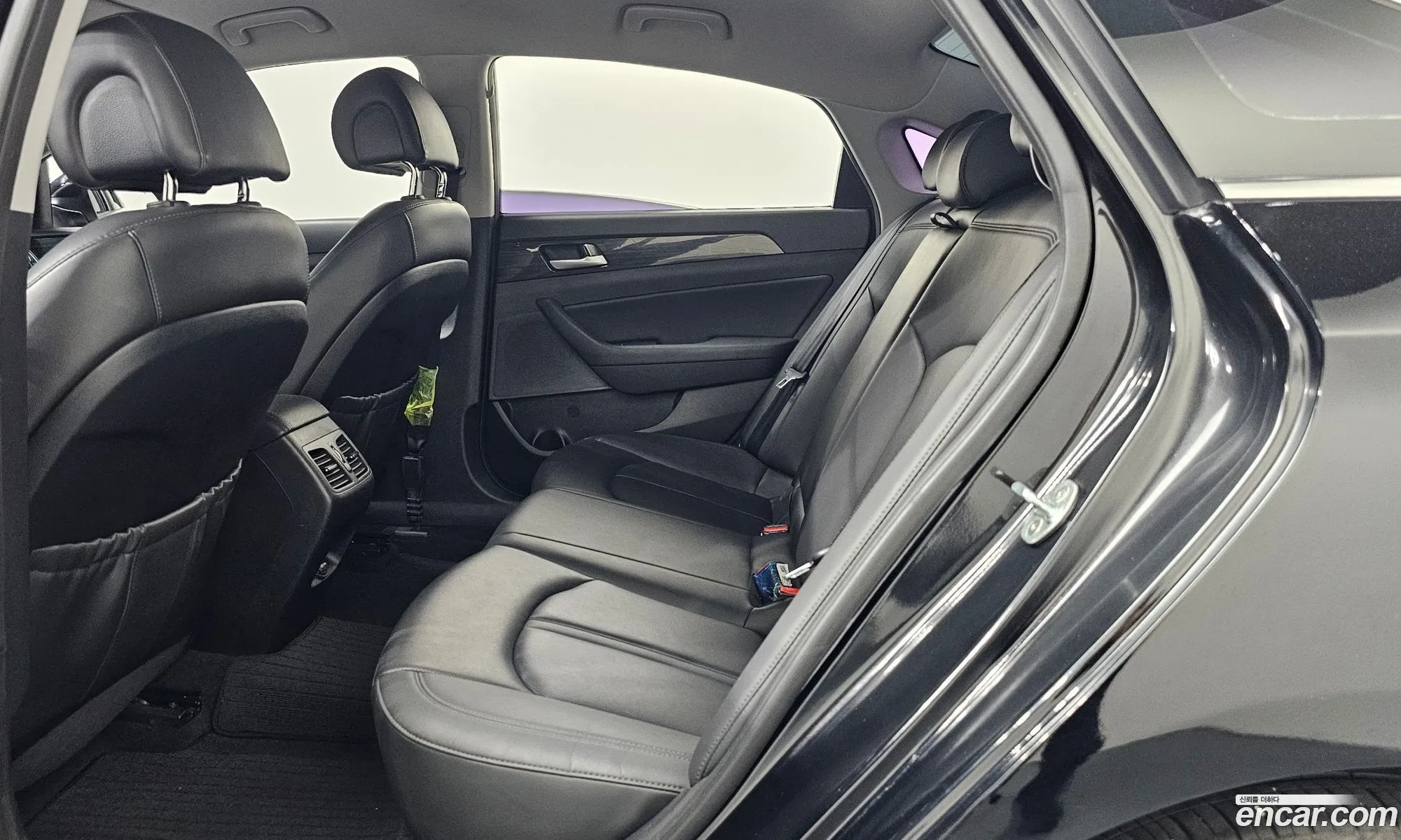 Hyundai LF Sonata 2016 — 16