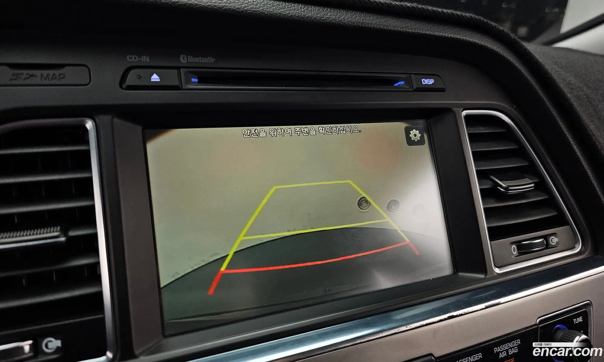 Hyundai LF Sonata 2016 — 26