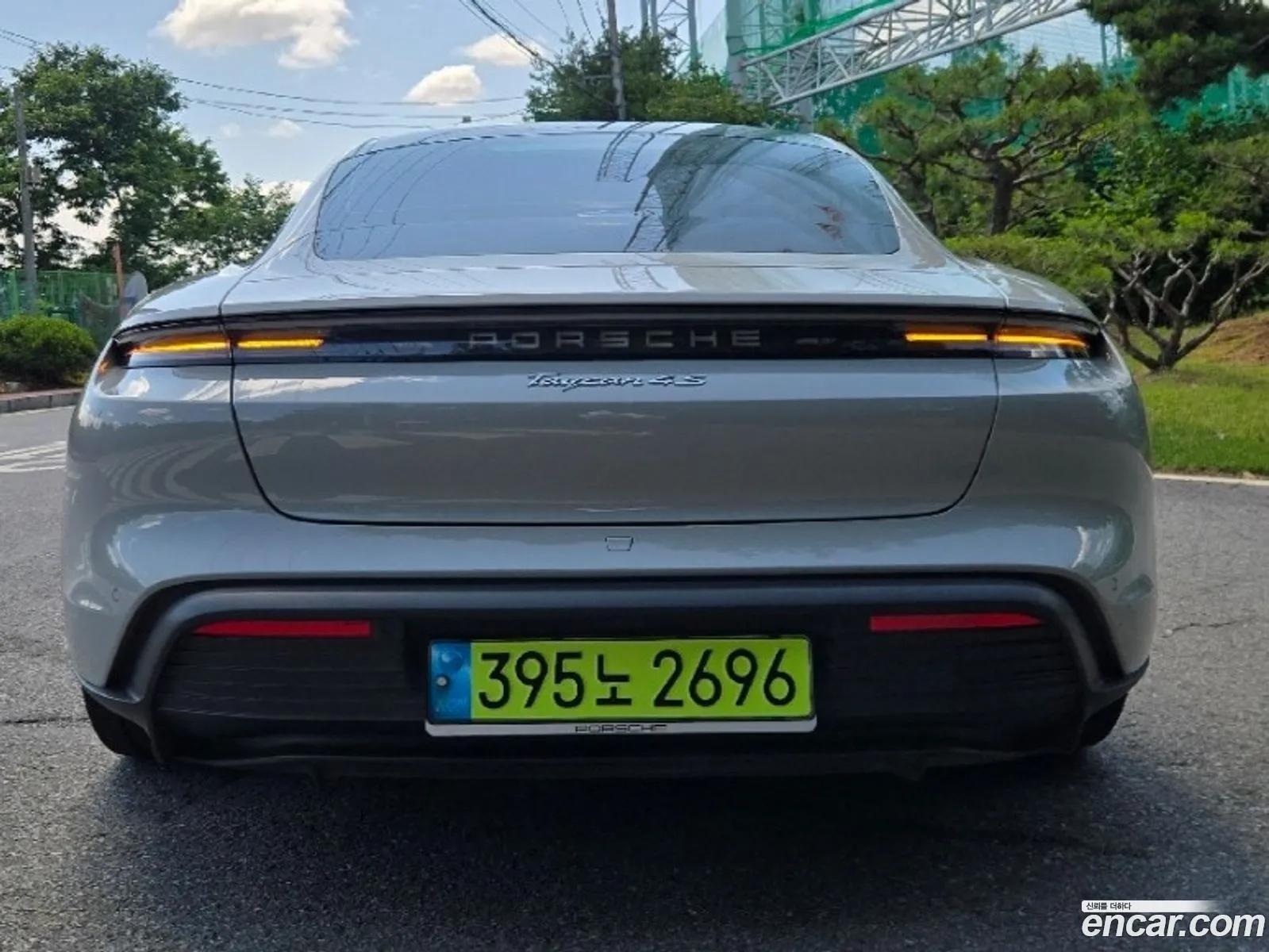 Porsche Taycan 2024 — 3