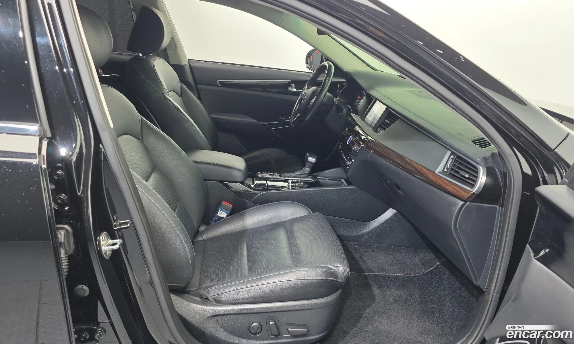 Kia K7 2018 — 17