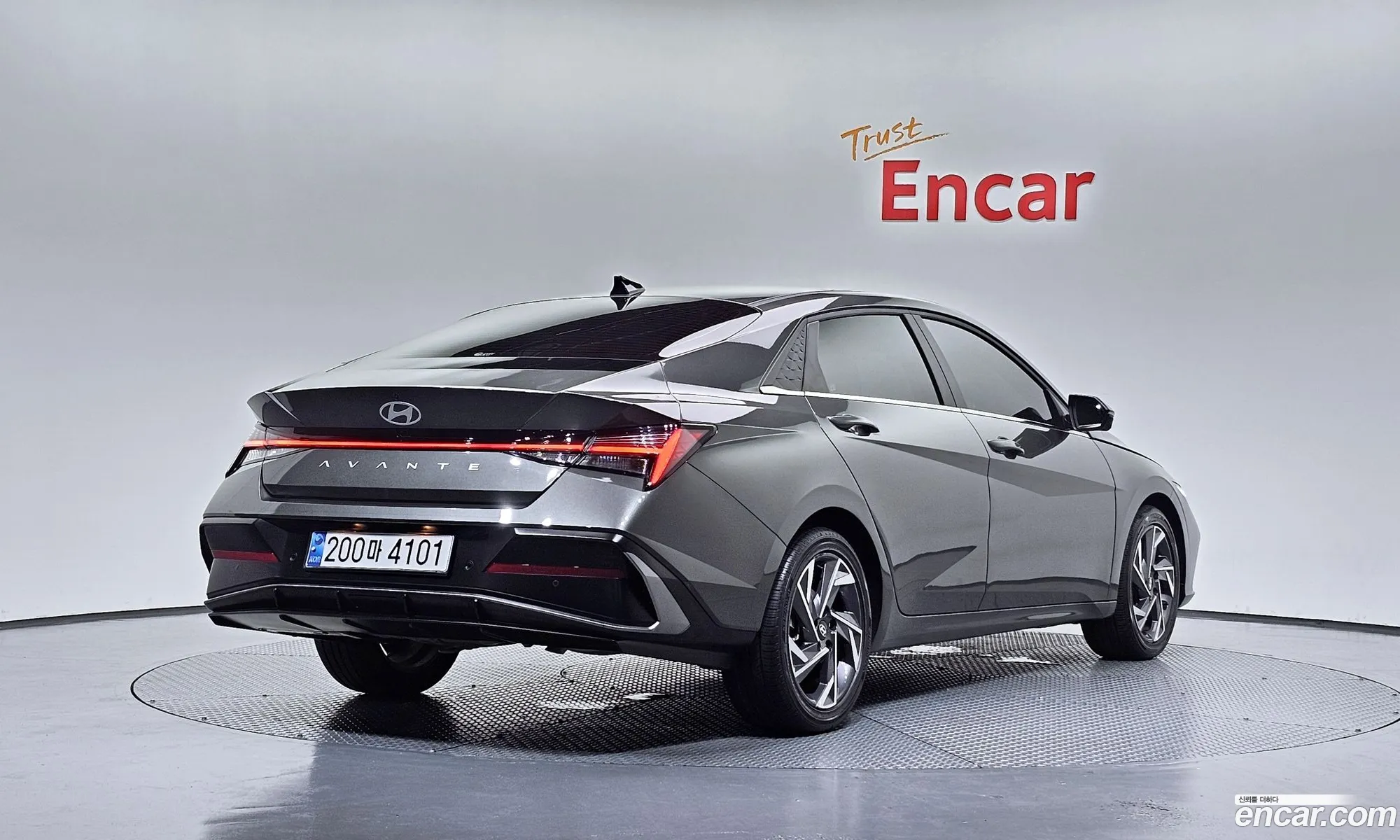 Hyundai Elantra 2024 — 12