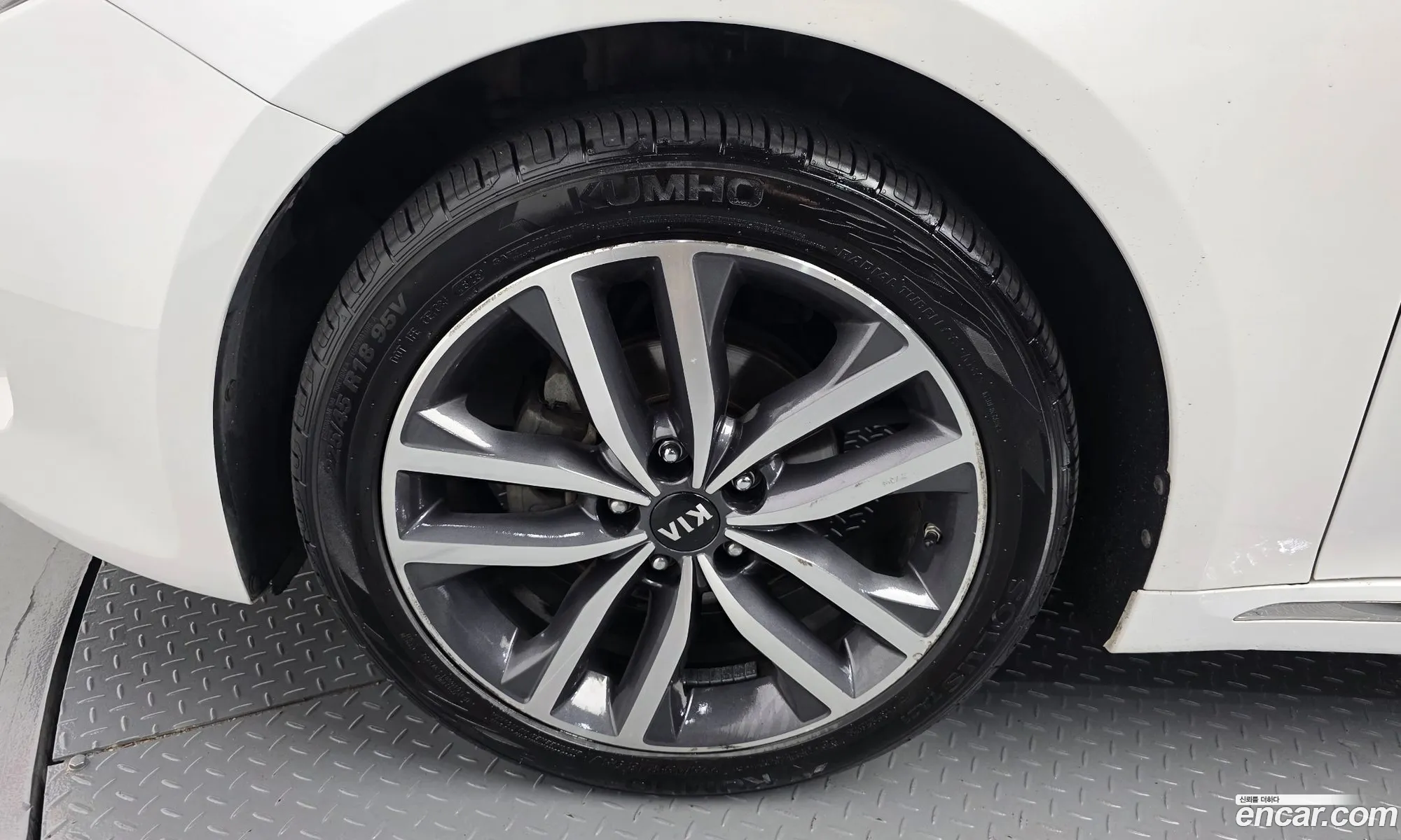 Kia K5 2017 — 17