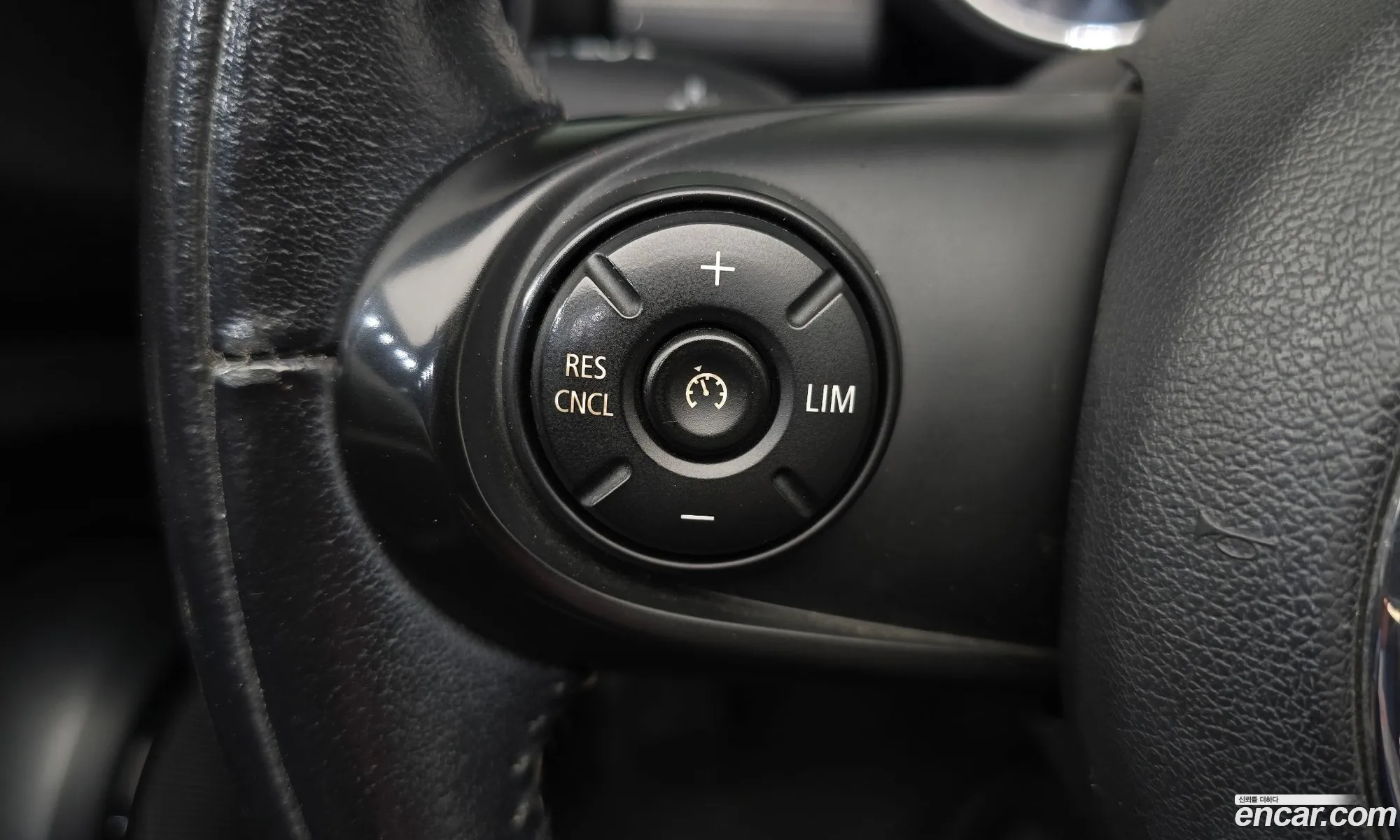 Mini Cooper Convertible 2017 WMWWG5103J3A80265 — 17