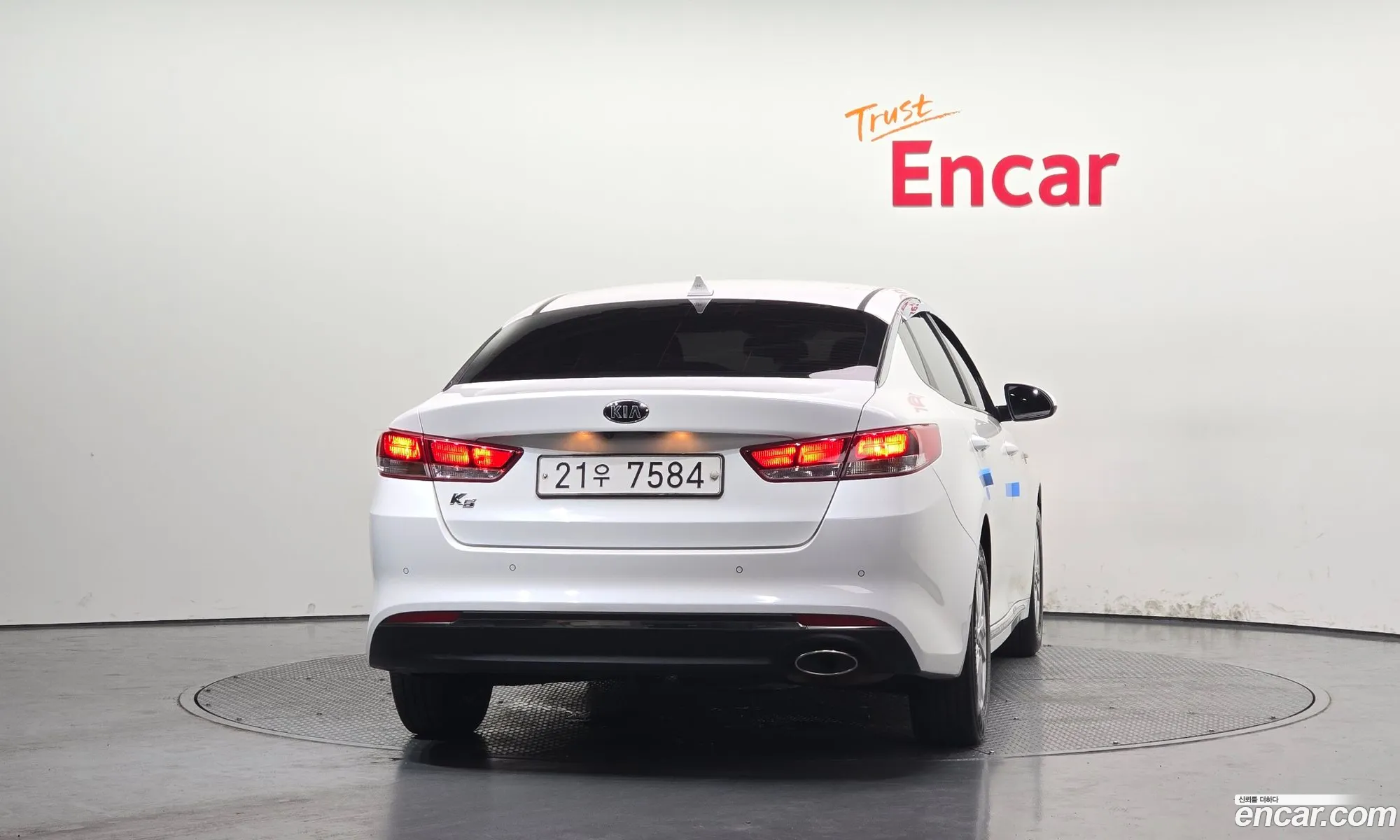 Kia K5 2017 — 18