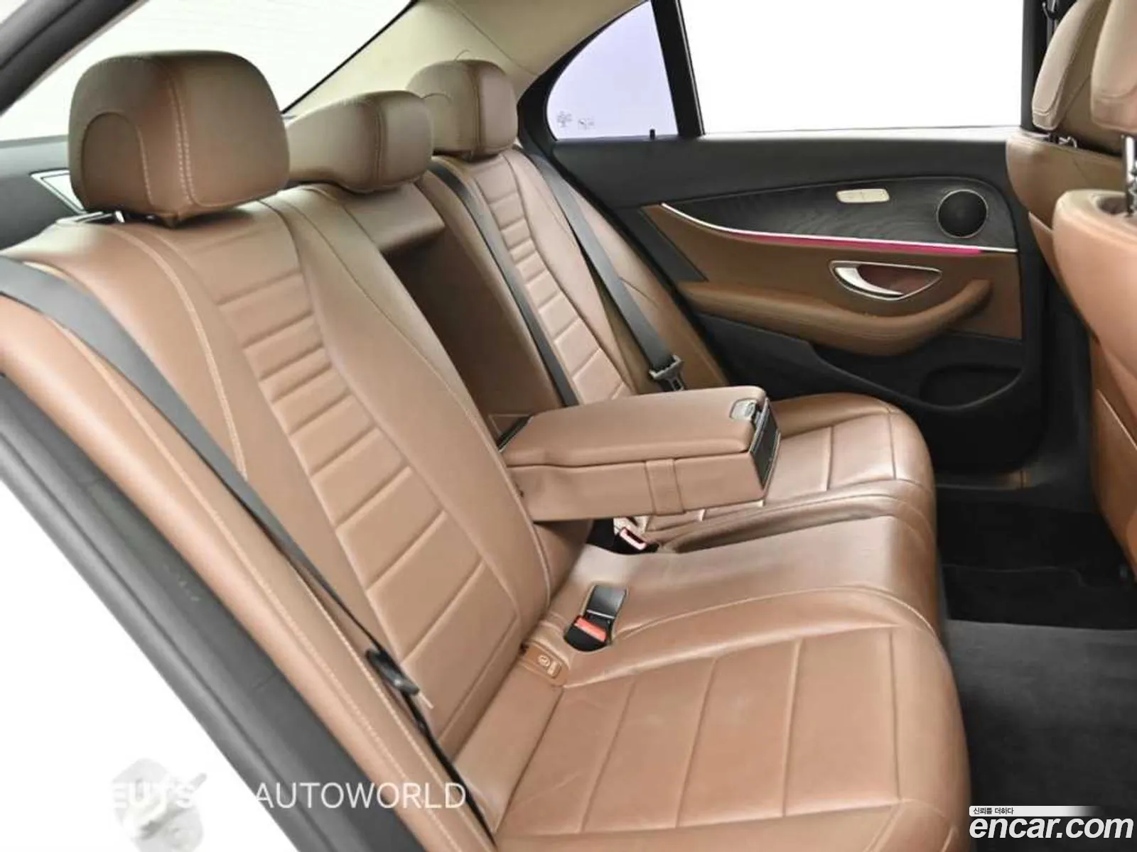 Mercedes-Benz E-Class W213 2016 — 14