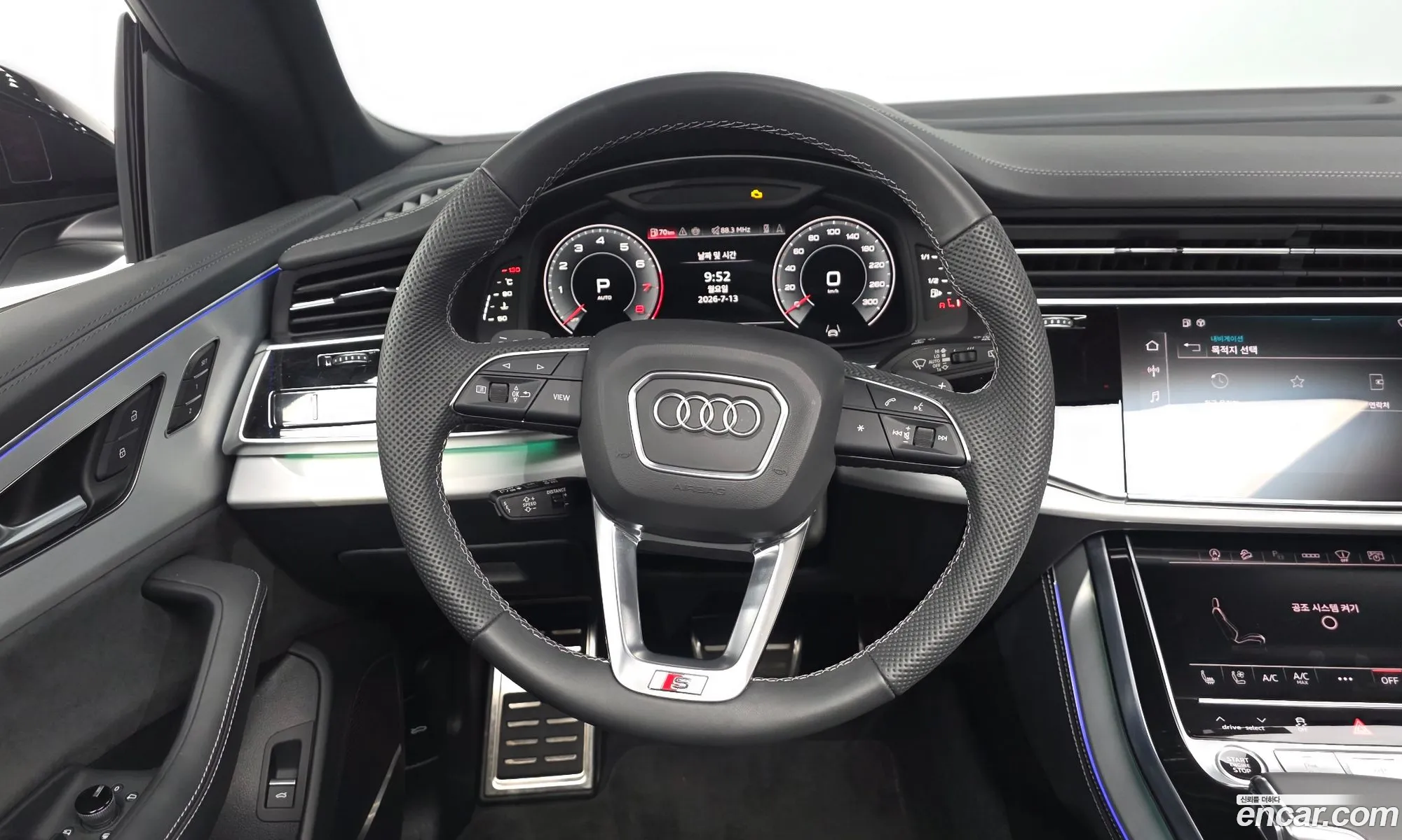 Audi Q8 2024 WAUZZZF18SD008311 — 11