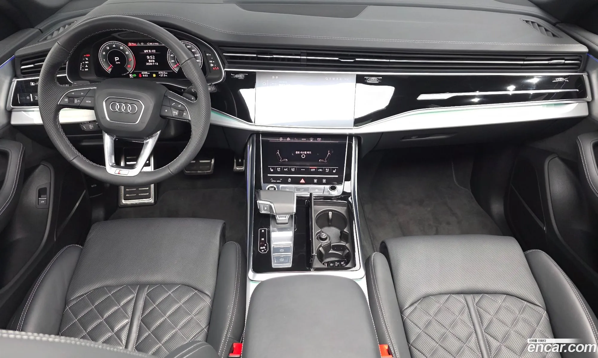 Audi Q8 2024 WAUZZZF18SD008311 — 17