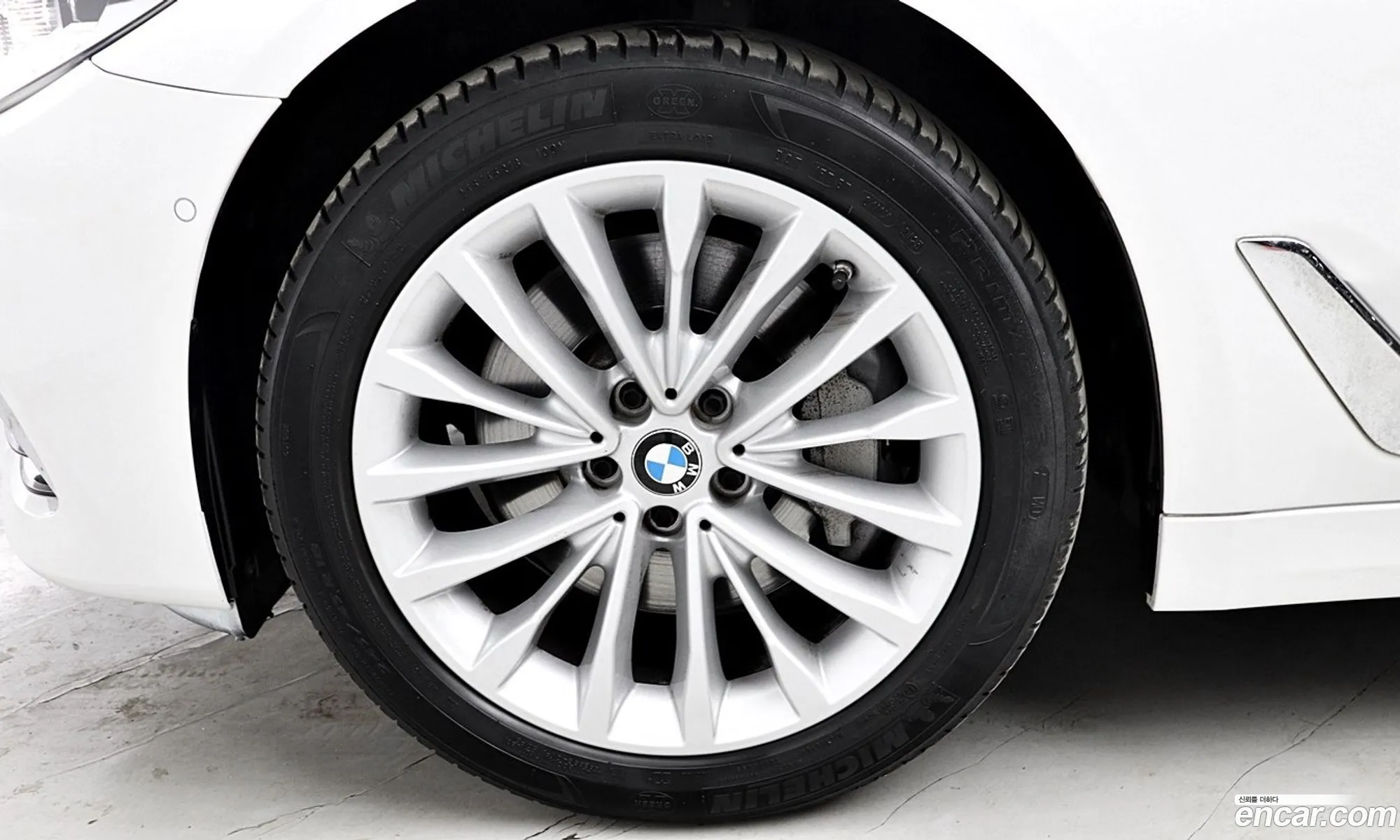 BMW 5 Series 2018 — 15