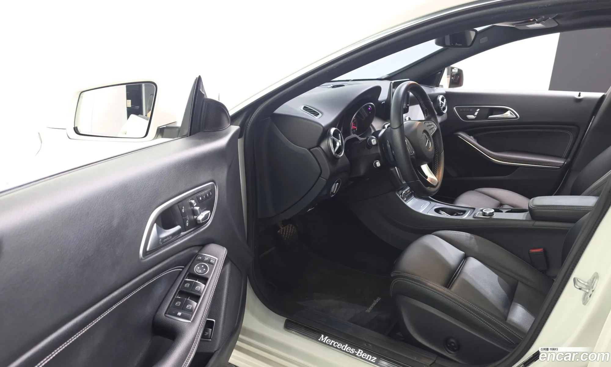 Mercedes-Benz CLA-Class C117 2016 — 14