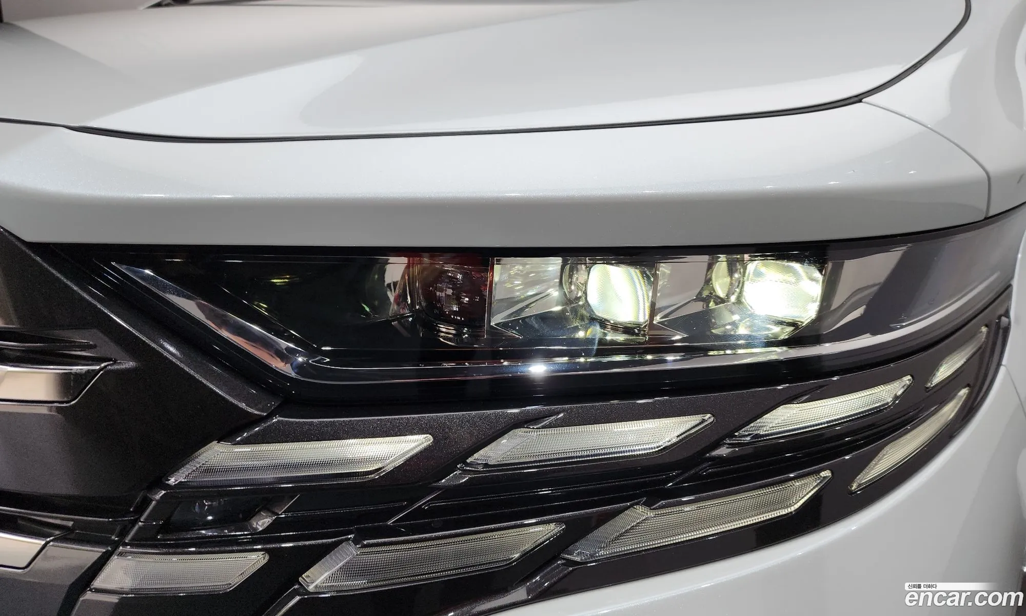 Toyota Alphard 2024 — 6