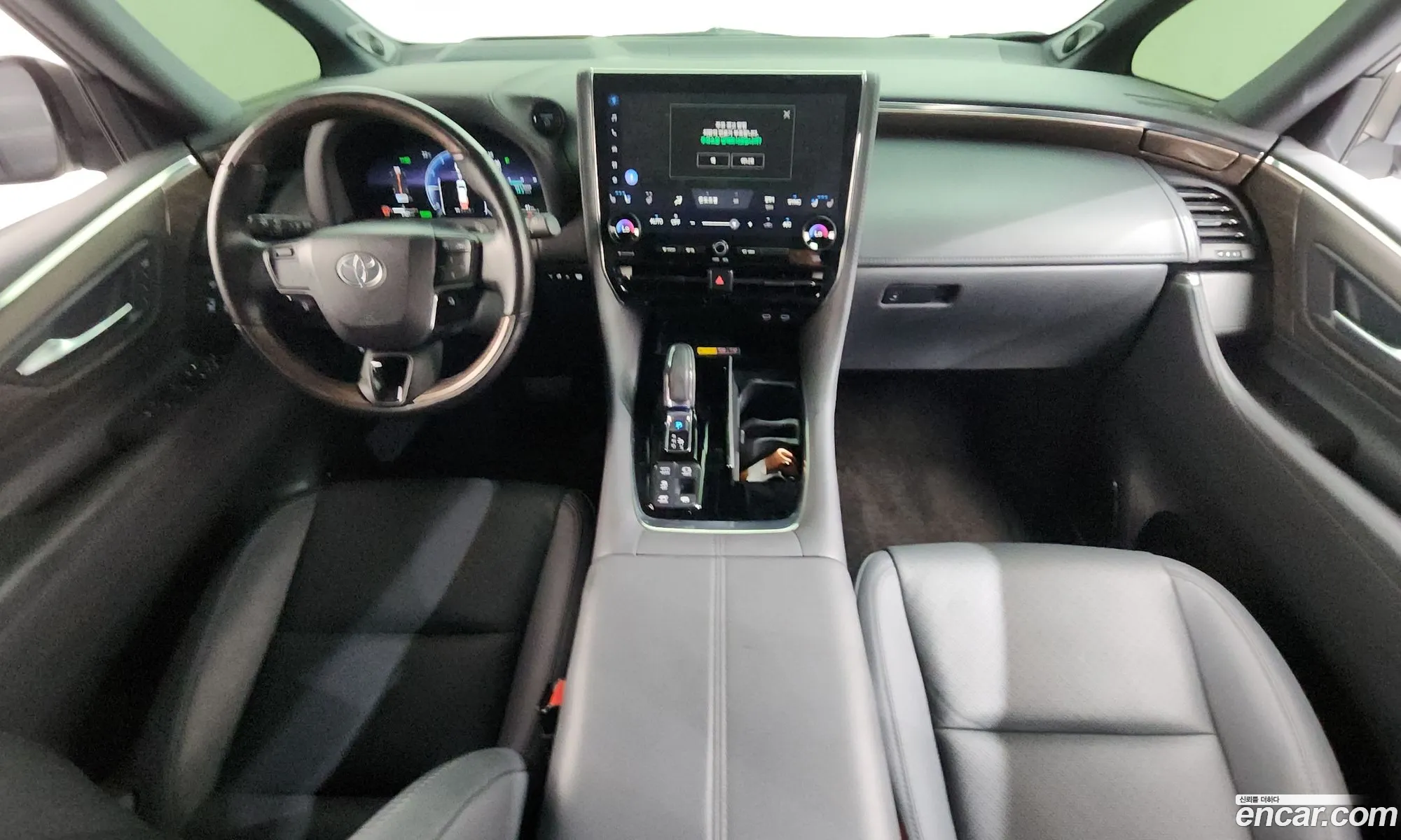 Toyota Alphard 2024 — 21
