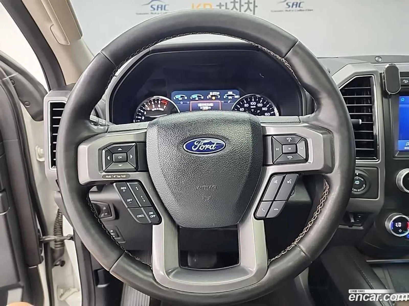 Ford Expedition 2021 — 16