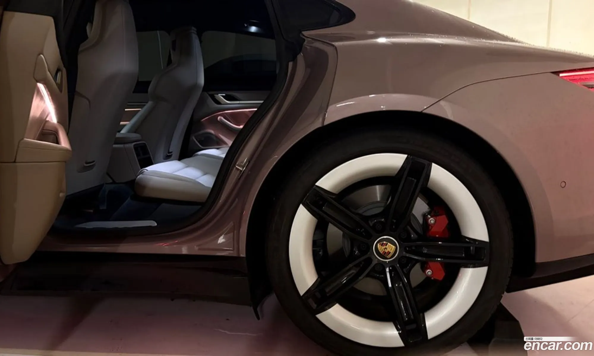 Porsche Taycan 2025 — 13
