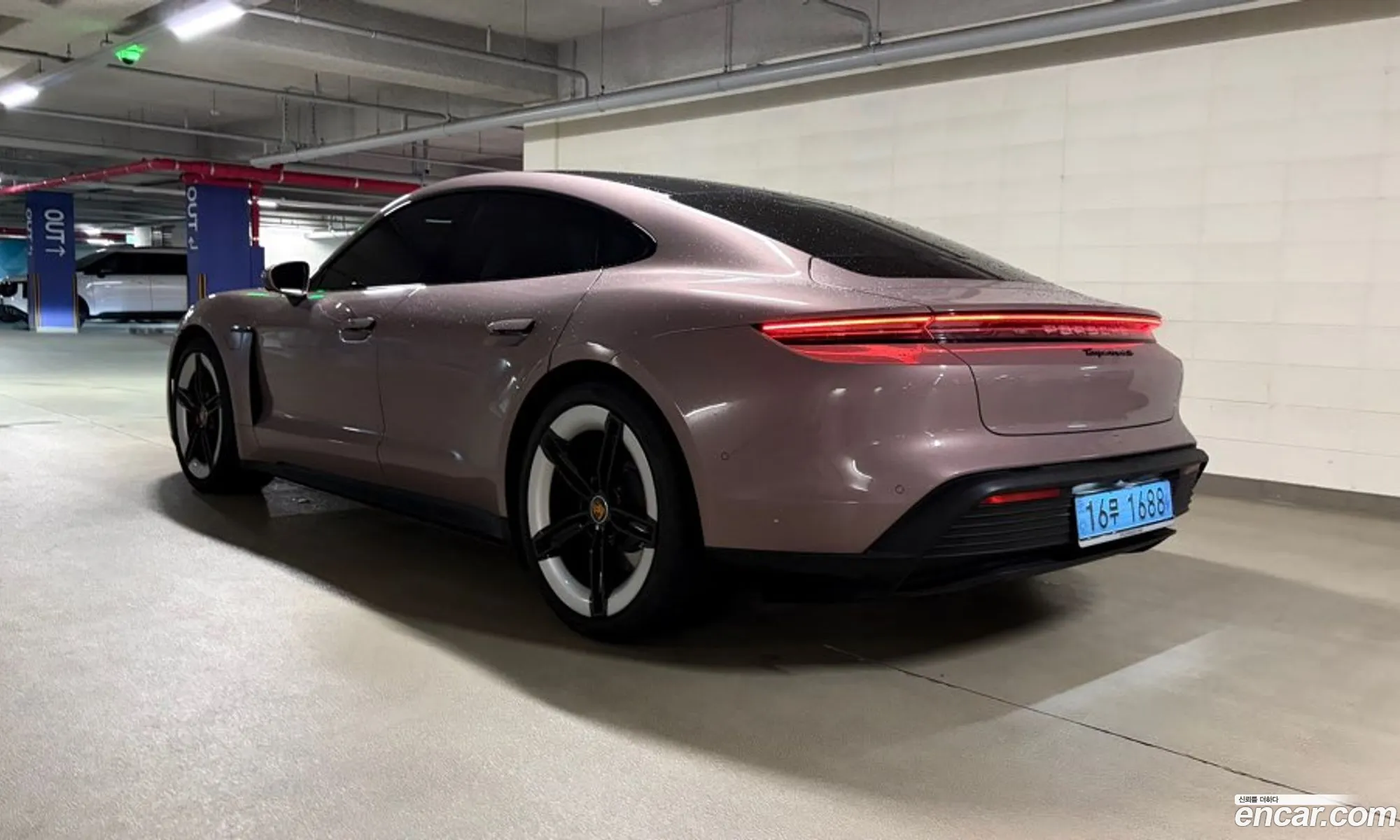 Porsche Taycan 2025 — 17
