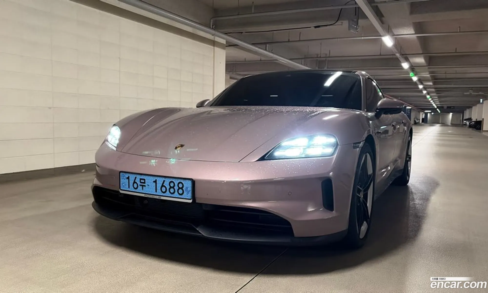 Porsche Taycan 2025 — 8